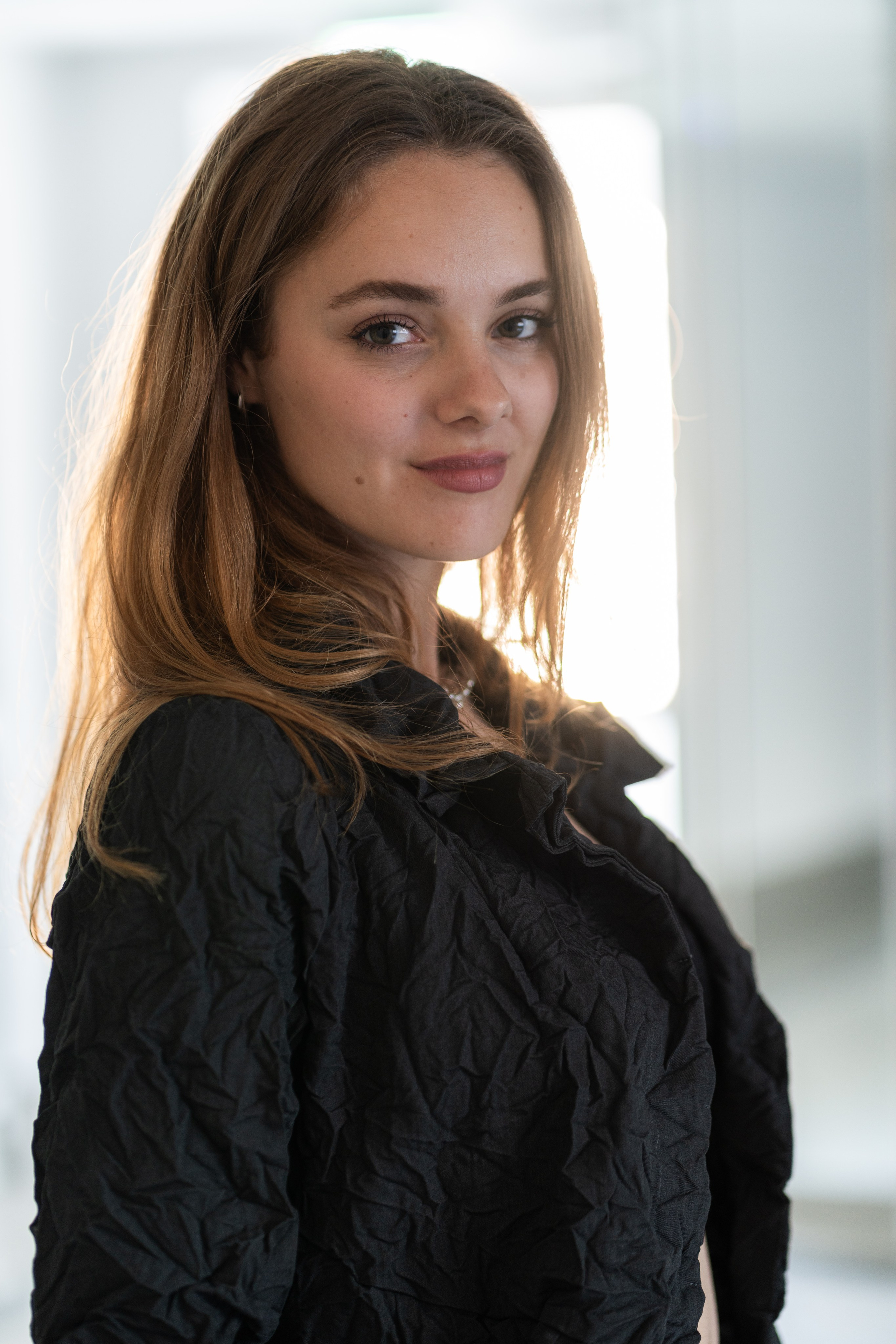 LOLA & OBLIQUE. Portrait photographer in Germany and all over Europe Mischa Blank