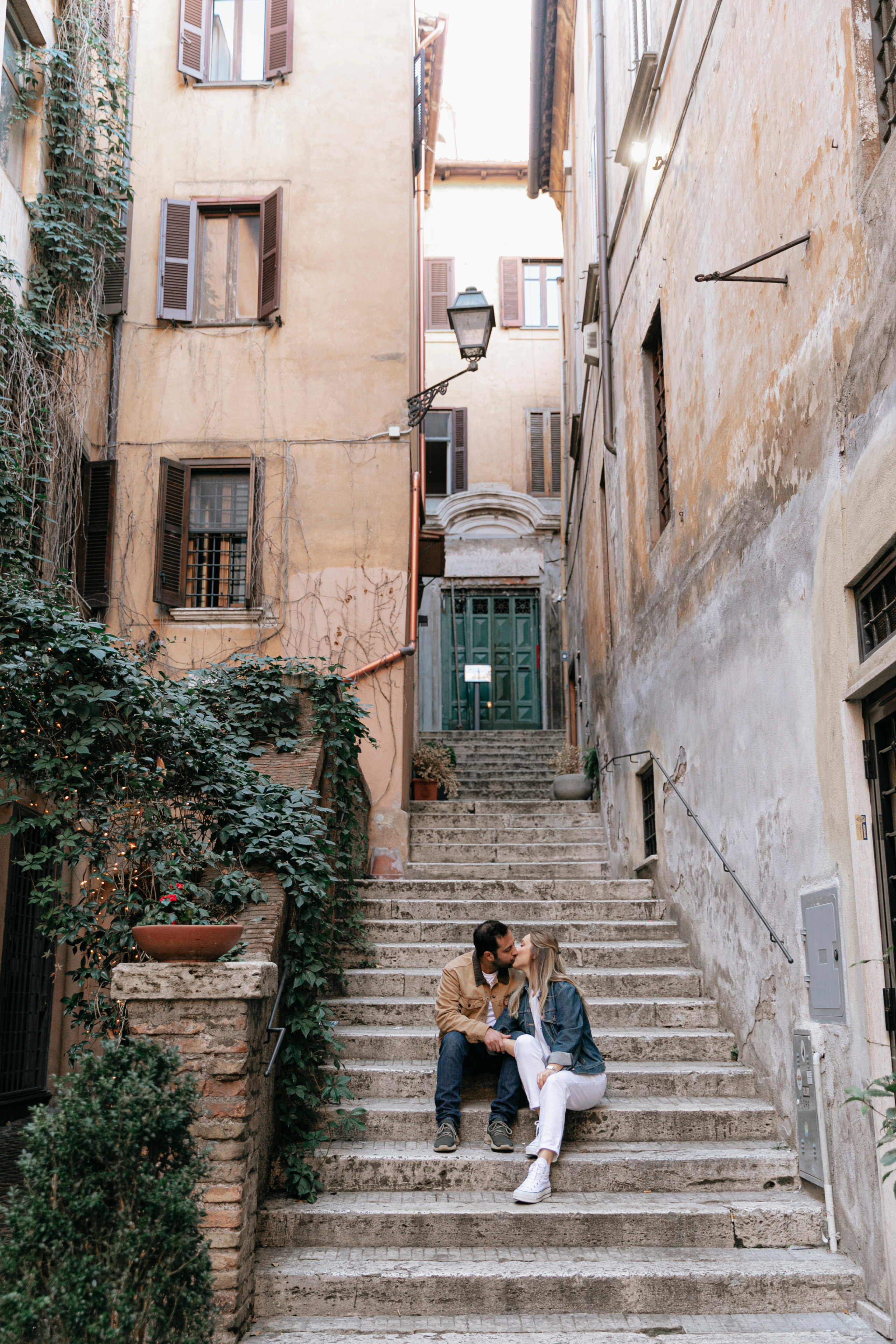 The Roman Streets. Photographer in Rome