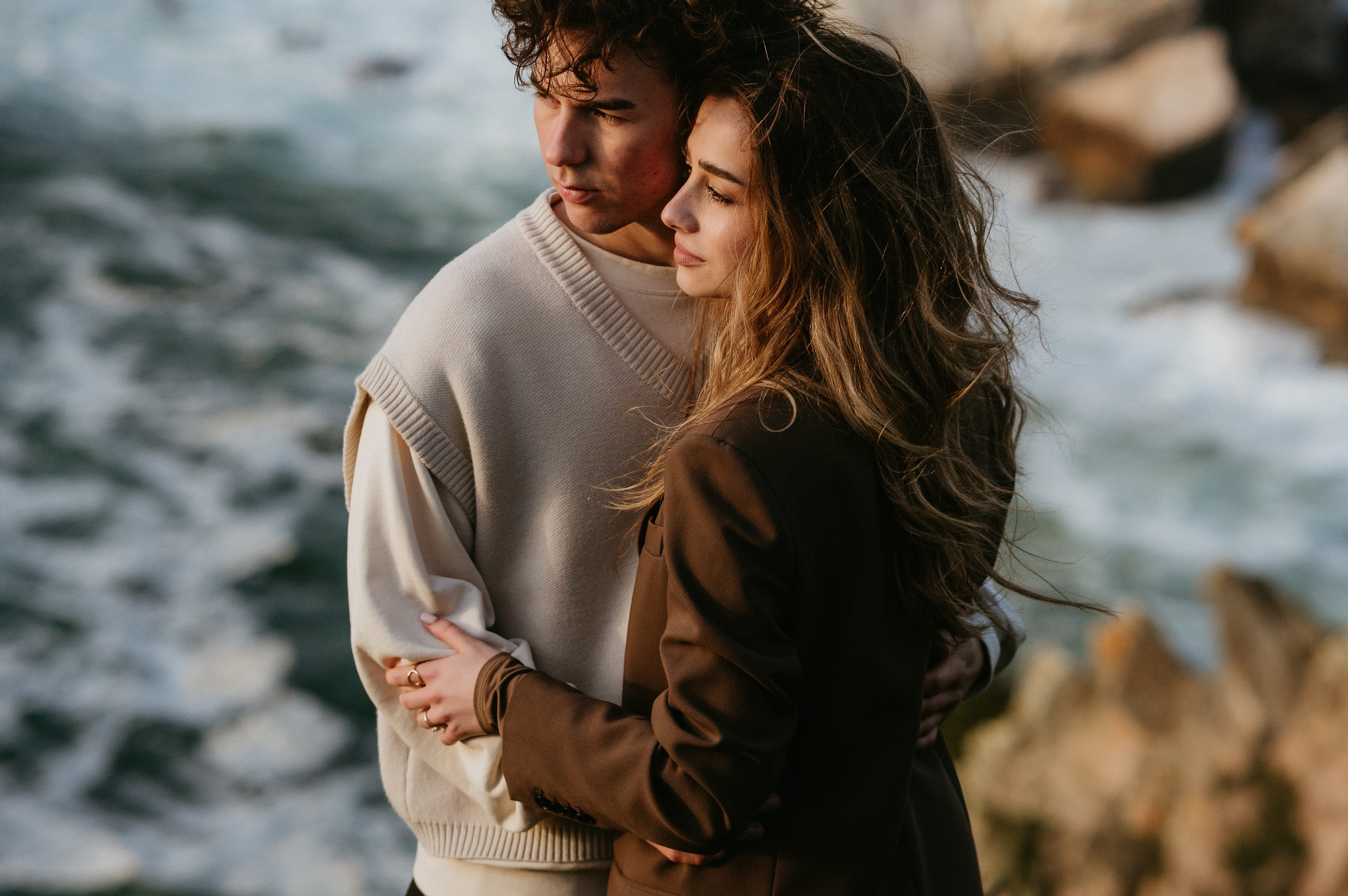 Praia da Ursa – ședință foto de cuplu într-un loc magic din Portugalia. Valentin Melen - fotograf de nunta 🤍