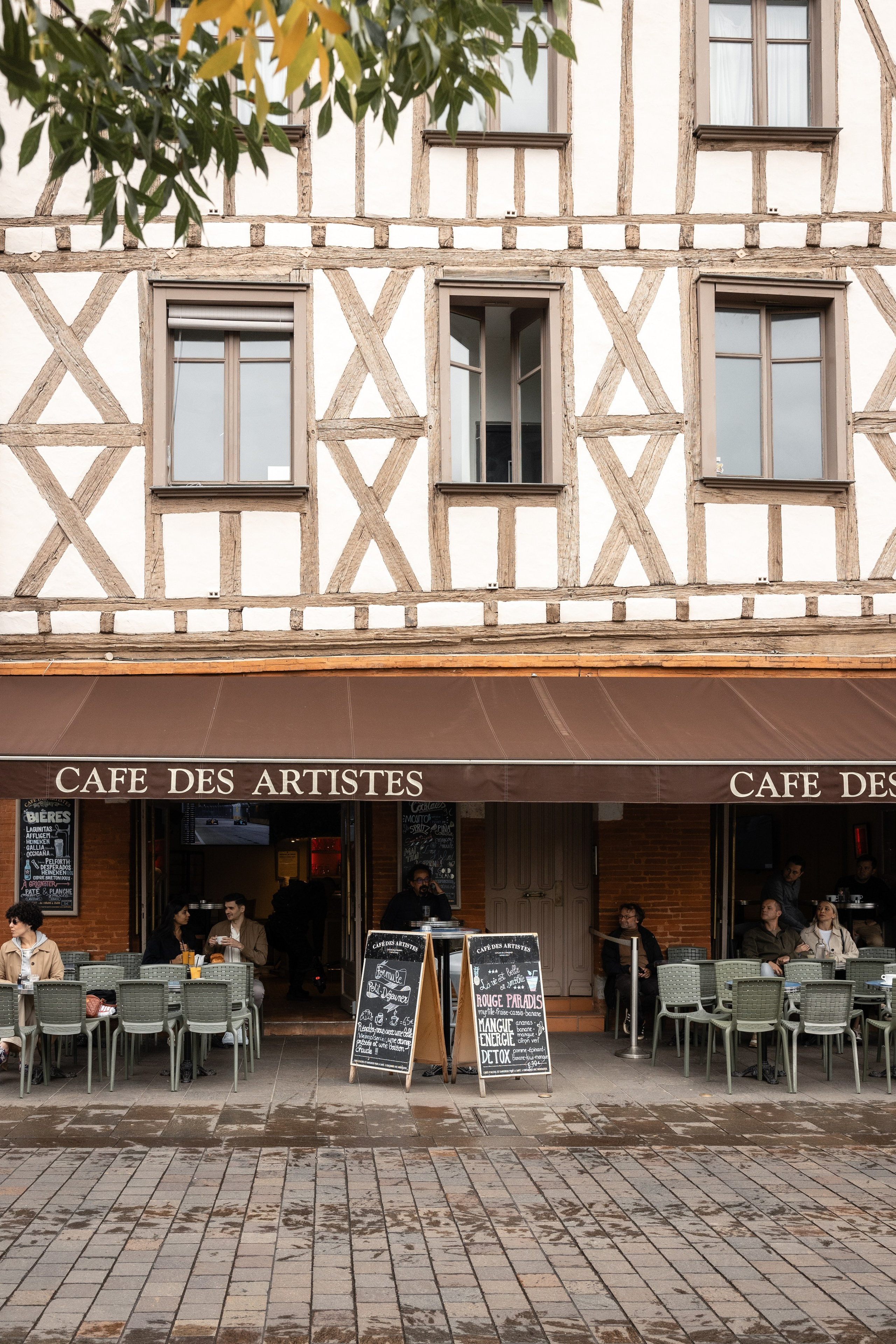 Surprise Proposal in Toulouse: A Love Story from Seattle to the Heart of France. Eugénie Smirnova — Photographe à Toulouse et dans le Sud-Ouest