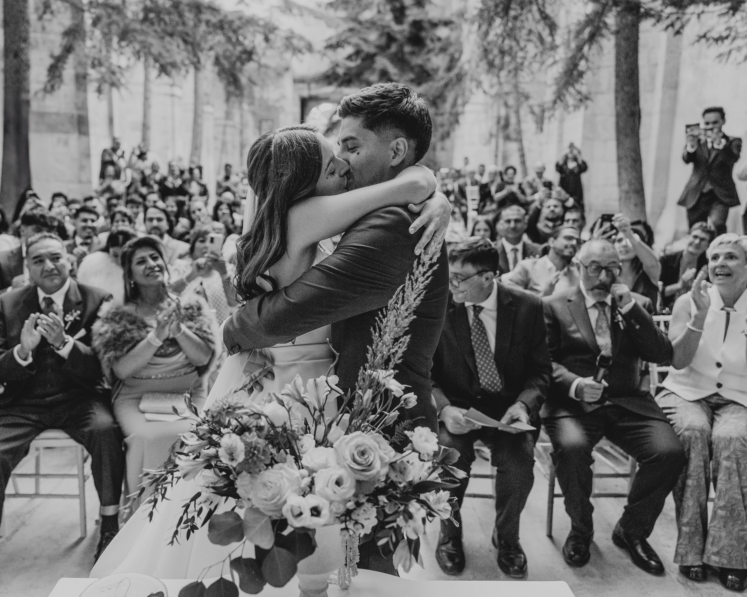 «Los recuerdos más valiosos merecen ser capturados con amor y calidad. En Rainbox Estudio en Torrejón de Ardoz inmortalizamos los momentos más especiales de tu vida con una experiencia cálida, profesional y cercana.»