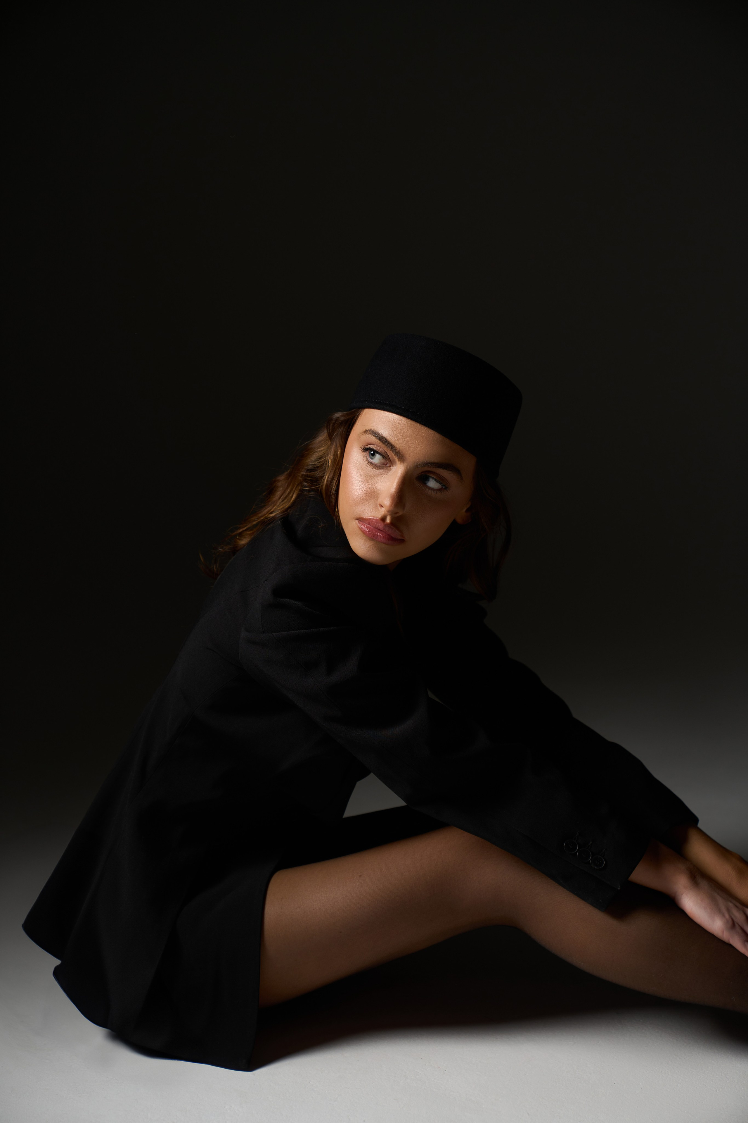 Professioneller Studiofotograf in München – Fotos, Content Creation, Shooting für jeden Anlass. Fotostudio Aesthetic Space in München. Fotostudio mieten ab 1 Stunde