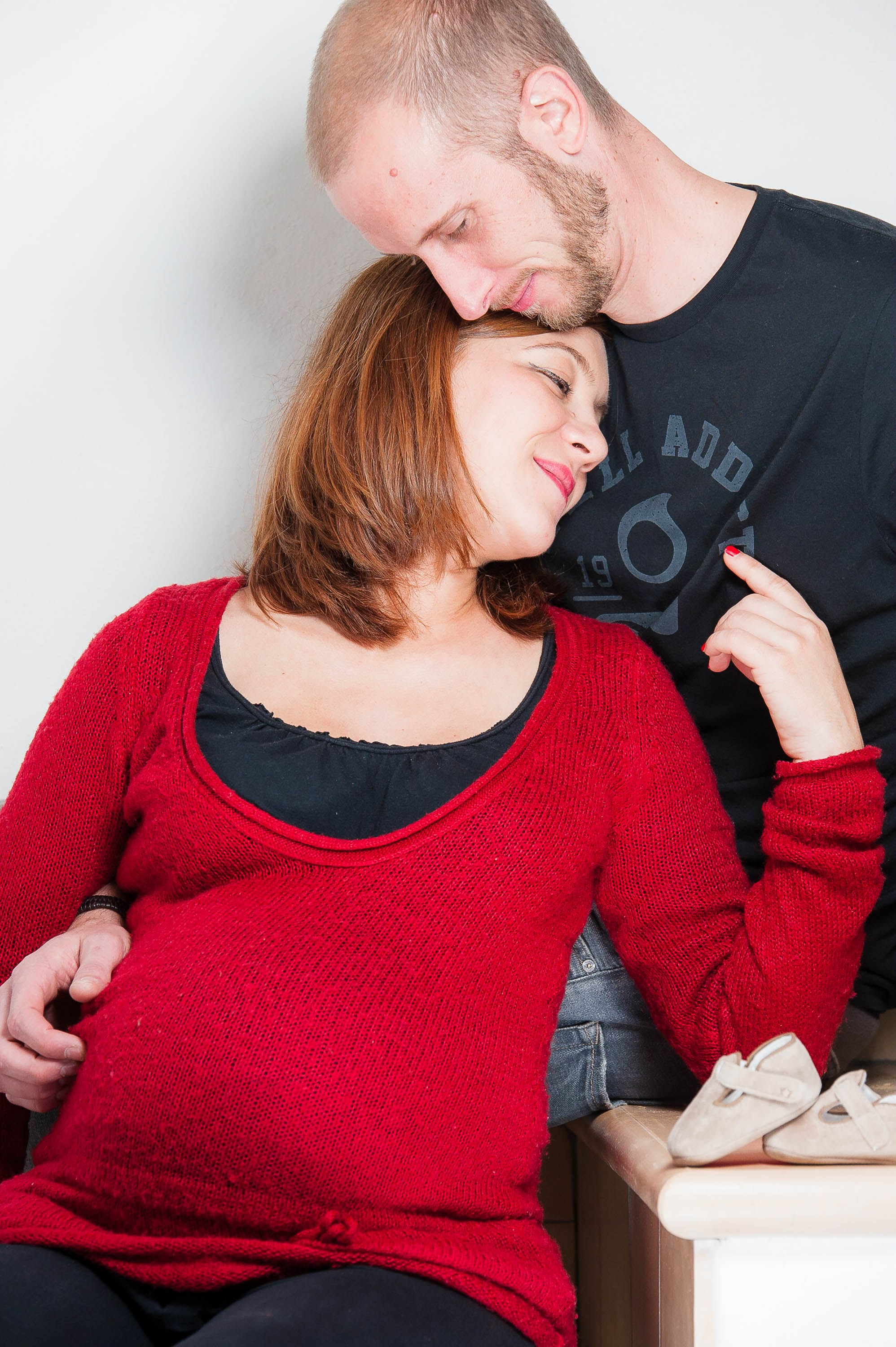 Pareja embarazada en sesión de retratos en palma de Mallorca