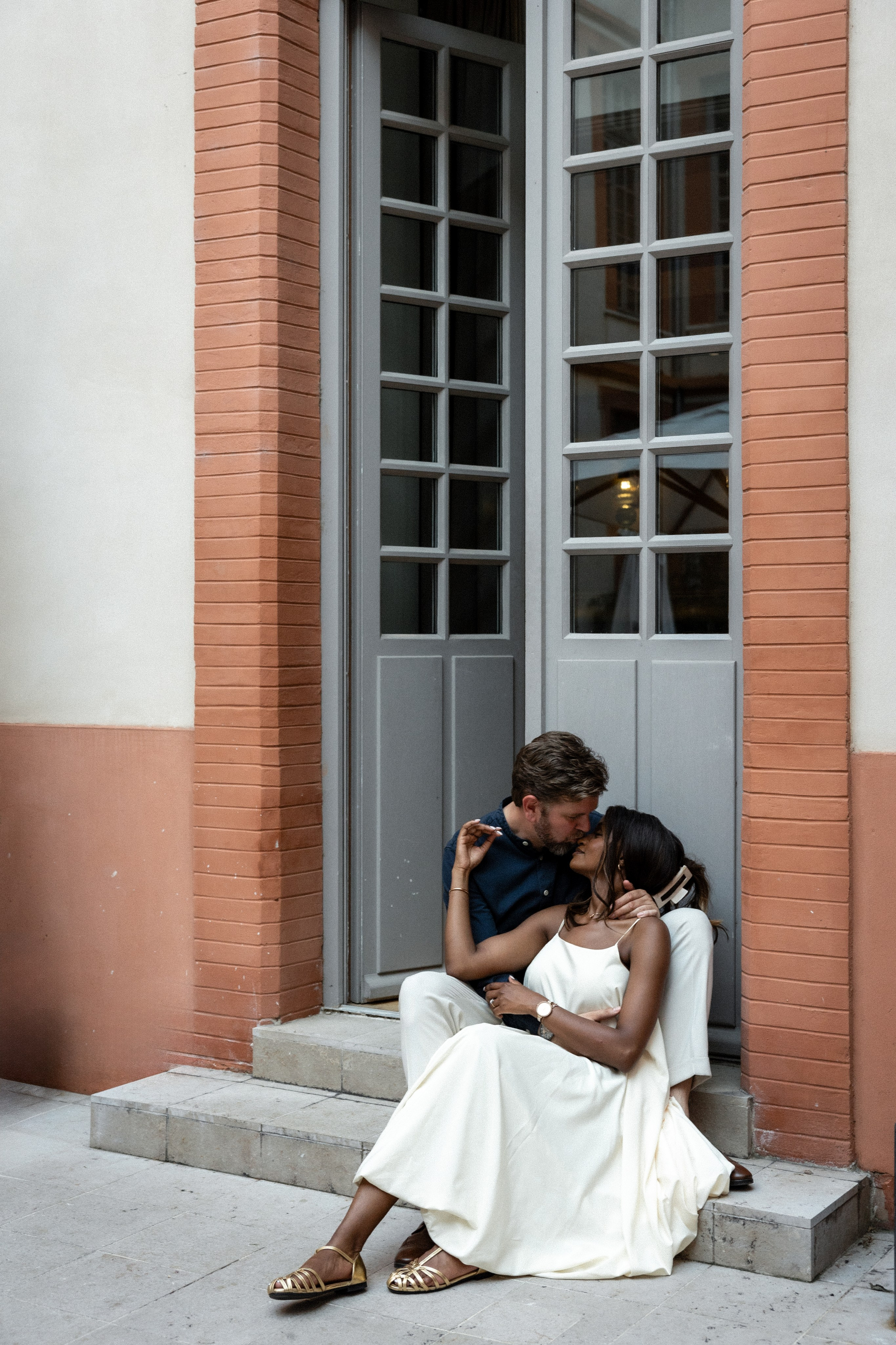 Engagement loves tory photoshoot in Toulouse. Anah & Andrew. Eugenie Smirnova — wedding, corporate and lifestyle photographer in Toulouse and Southwest France