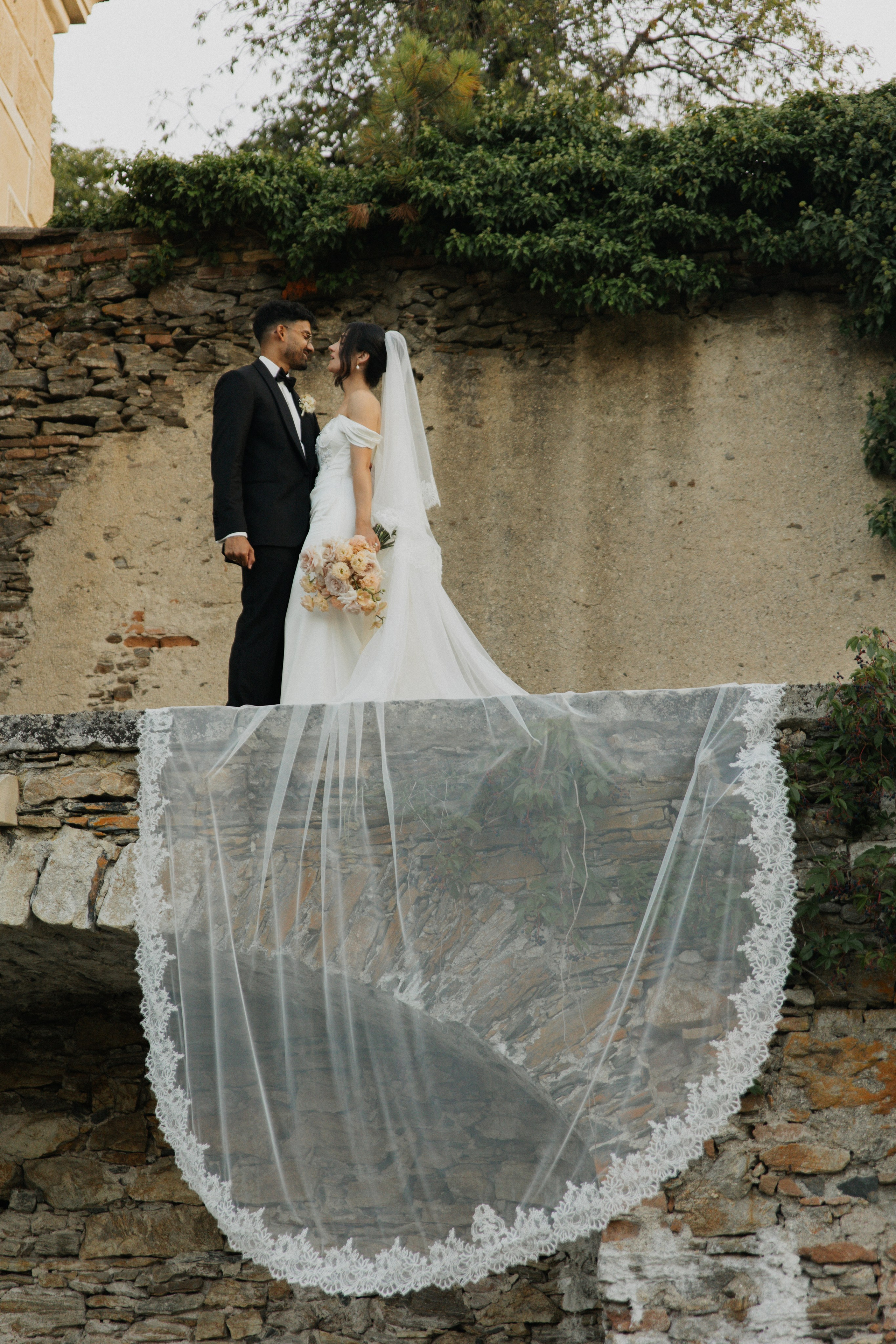 Elegant Castle Wedding in Austria | Alwin & Ruth’s Fairytale Celebration. Wedding photographer and videographer based in Timisoara, Romania