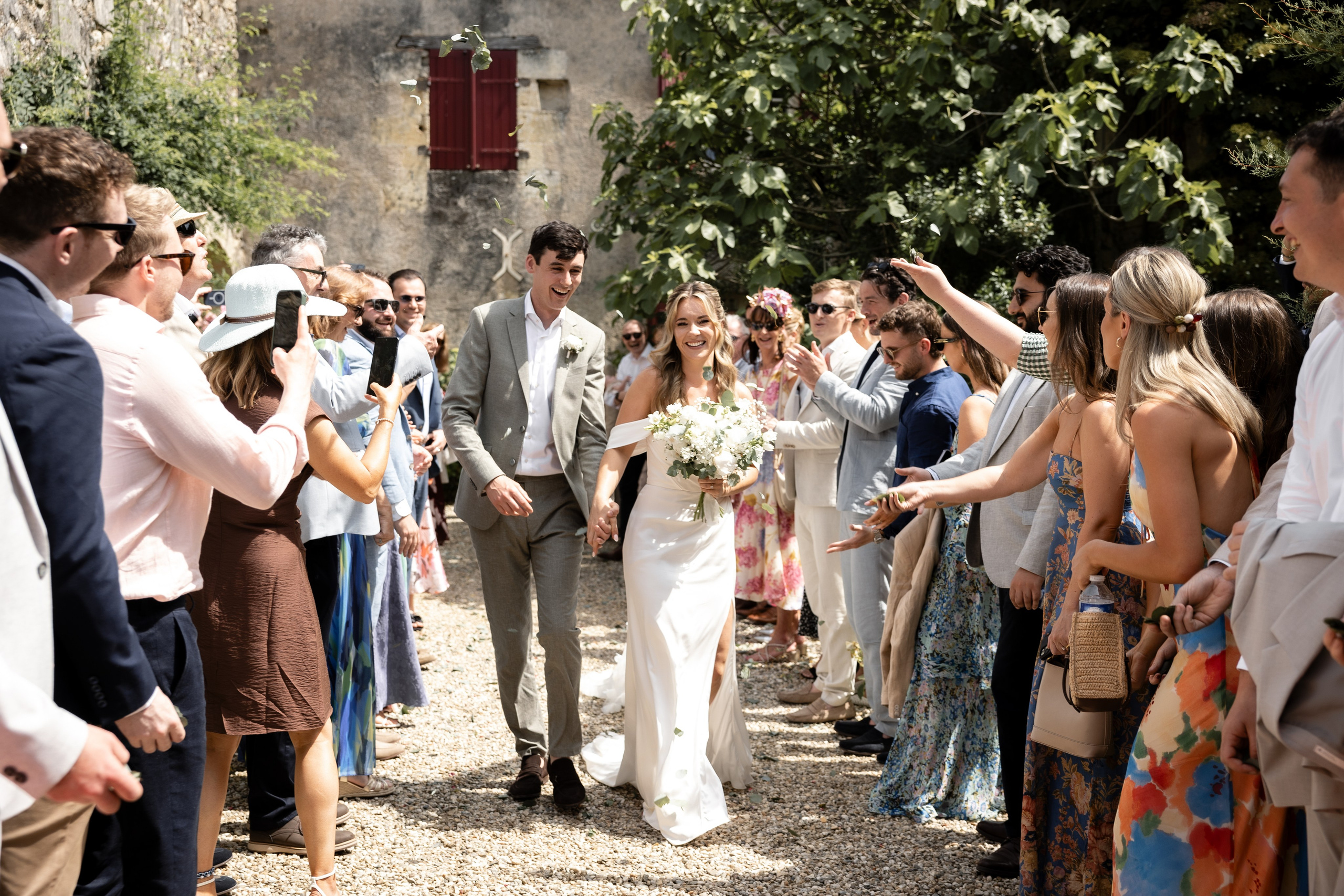 Sarah & Sean — a fairytale wedding at Château Sentout. Eugenie Smirnova — wedding, corporate and lifestyle photographer in Toulouse and Southwest France