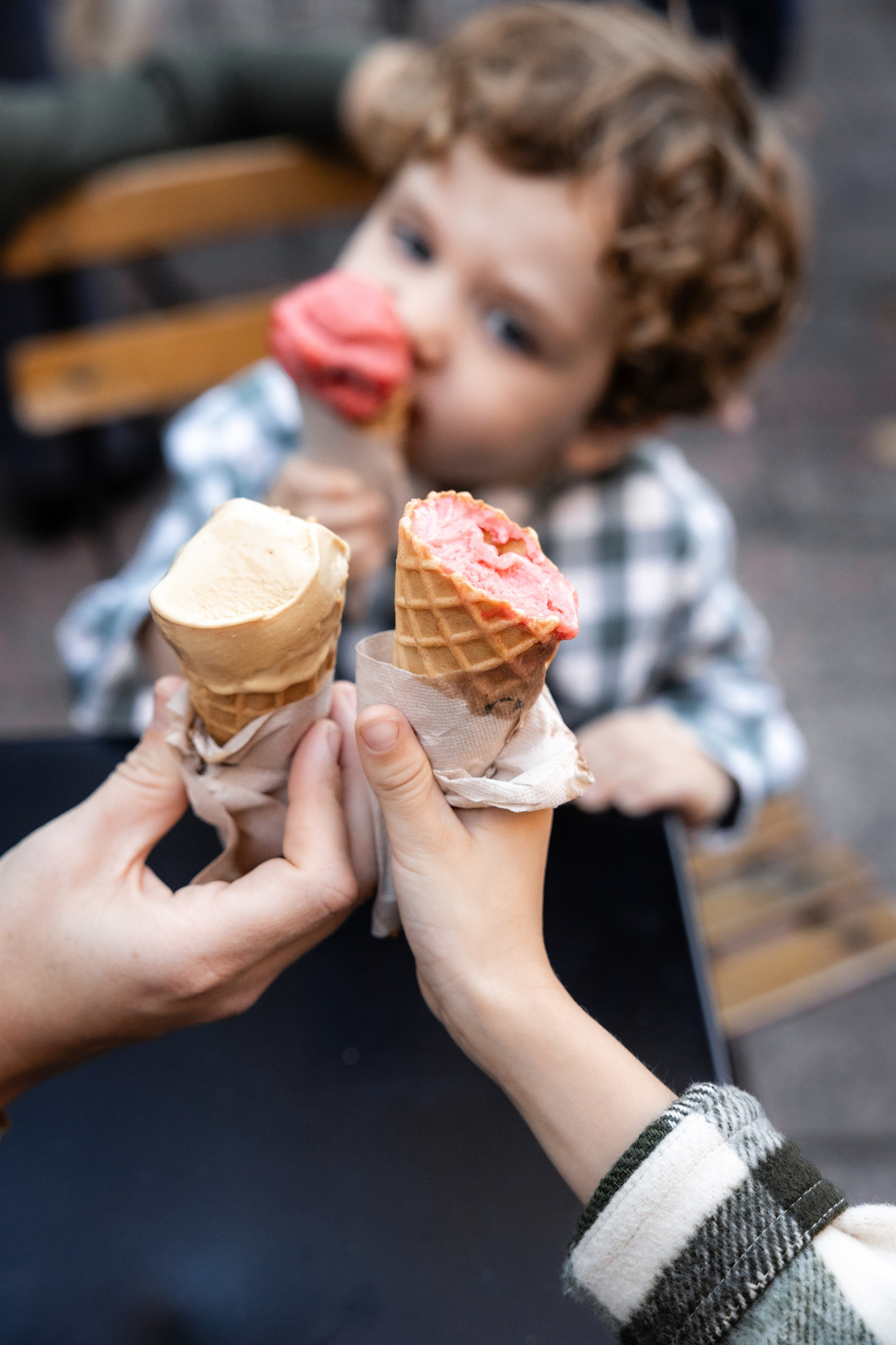 Семейная фотосъемка в стиле лайфстайл в Тулузе: душевная фотосессия для семьи экспатов. Евгения Смирнова — фотограф в Тулузе и юго-западной Франции