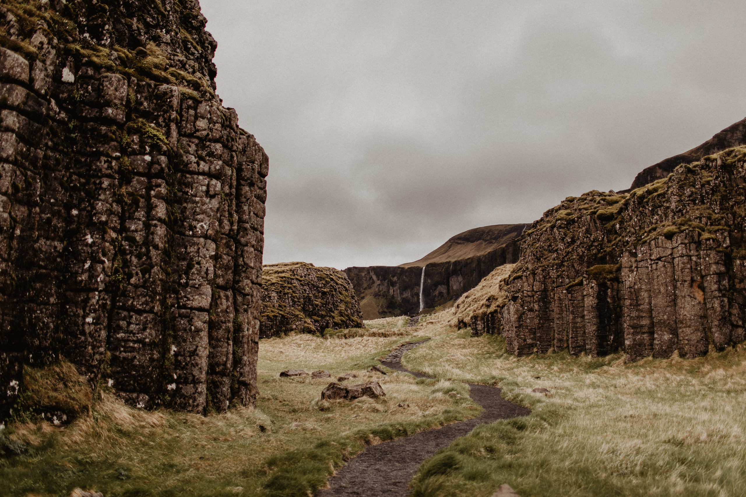 Elopement at secret canyon Iceland and diamond black beach. Iceland elopement photo and video | Nikolaichik Photo