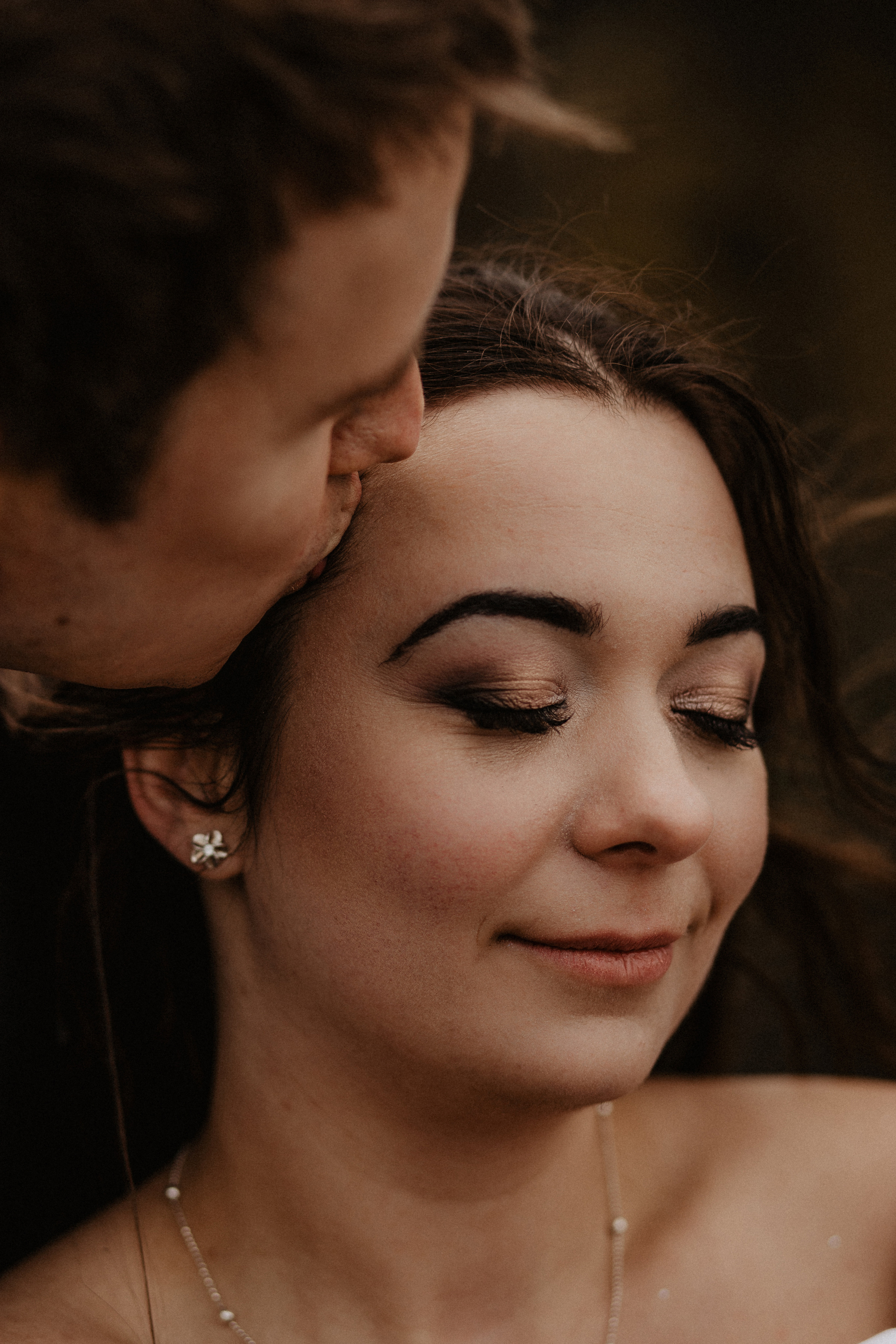 Elopement at secret canyon Iceland and diamond black beach. Iceland elopement photo and video | Nikolaichik Photo