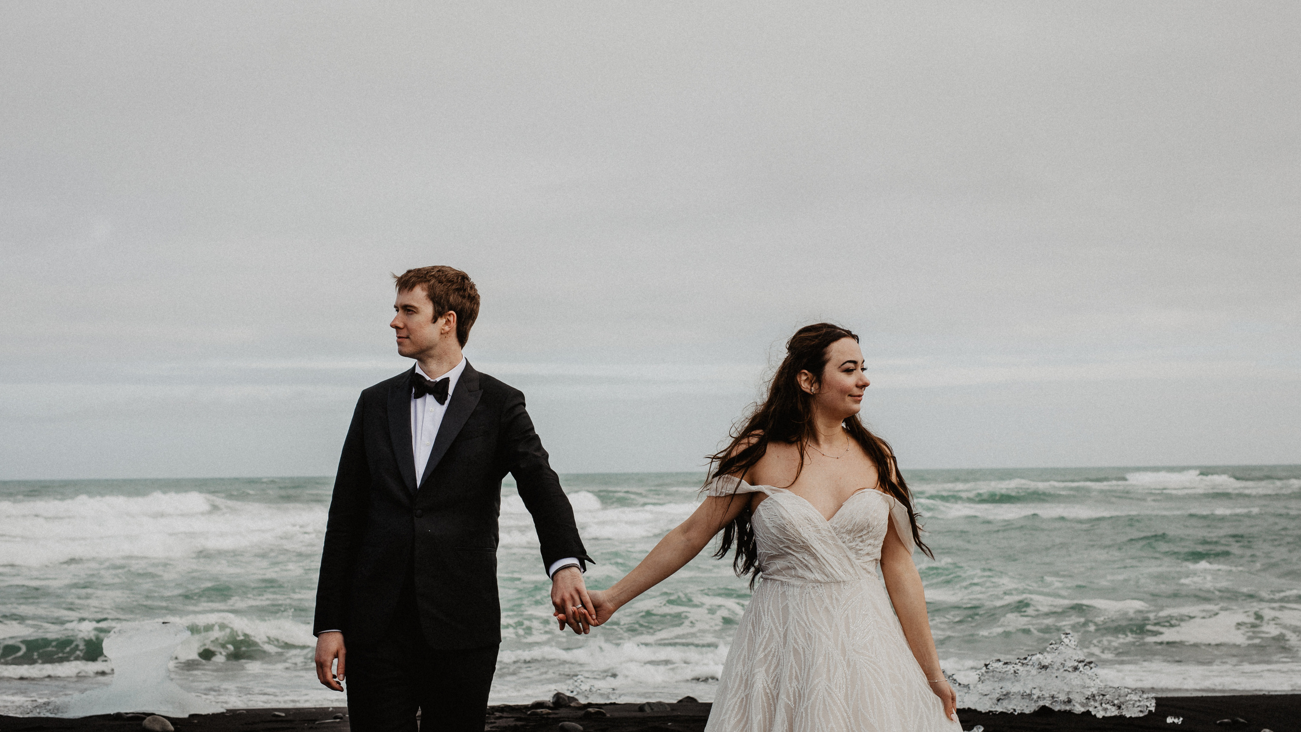 Elopement at secret canyon Iceland and diamond black beach. Iceland elopement photo and video | Nikolaichik Photo