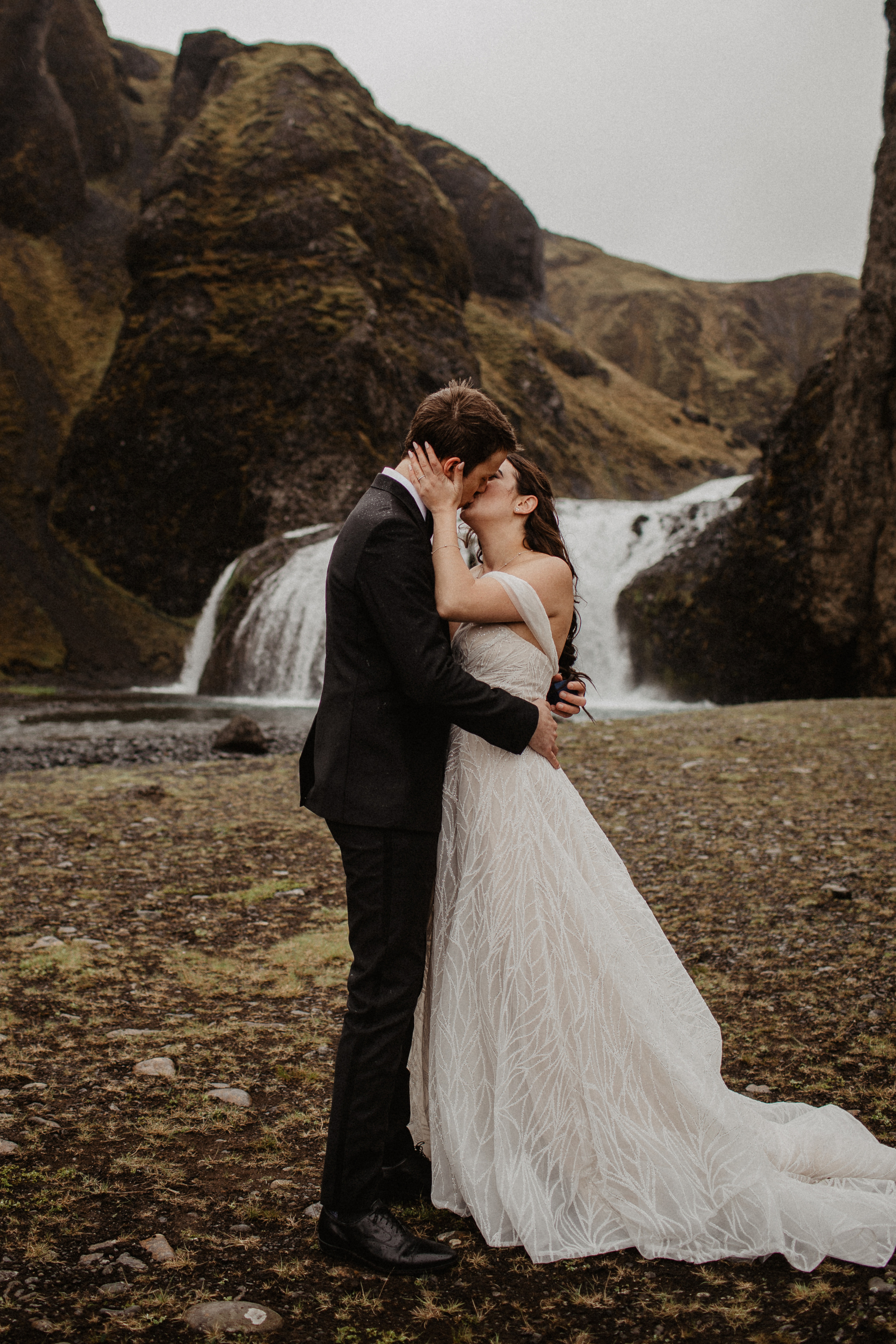 Elopement at secret canyon Iceland and diamond black beach. Iceland elopement photo and video | Nikolaichik Photo