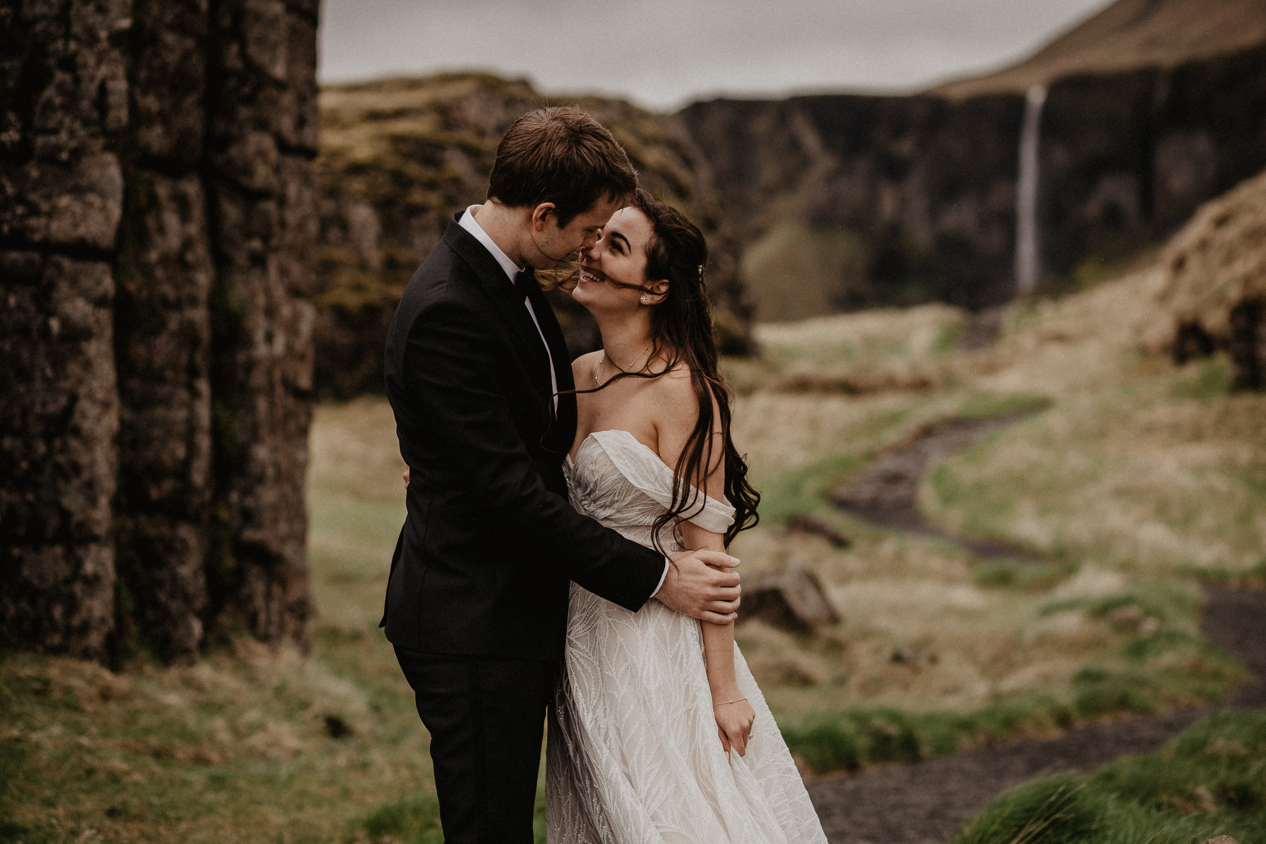 Elopement at secret canyon Iceland and diamond black beach. Iceland elopement photo and video | Nikolaichik Photo