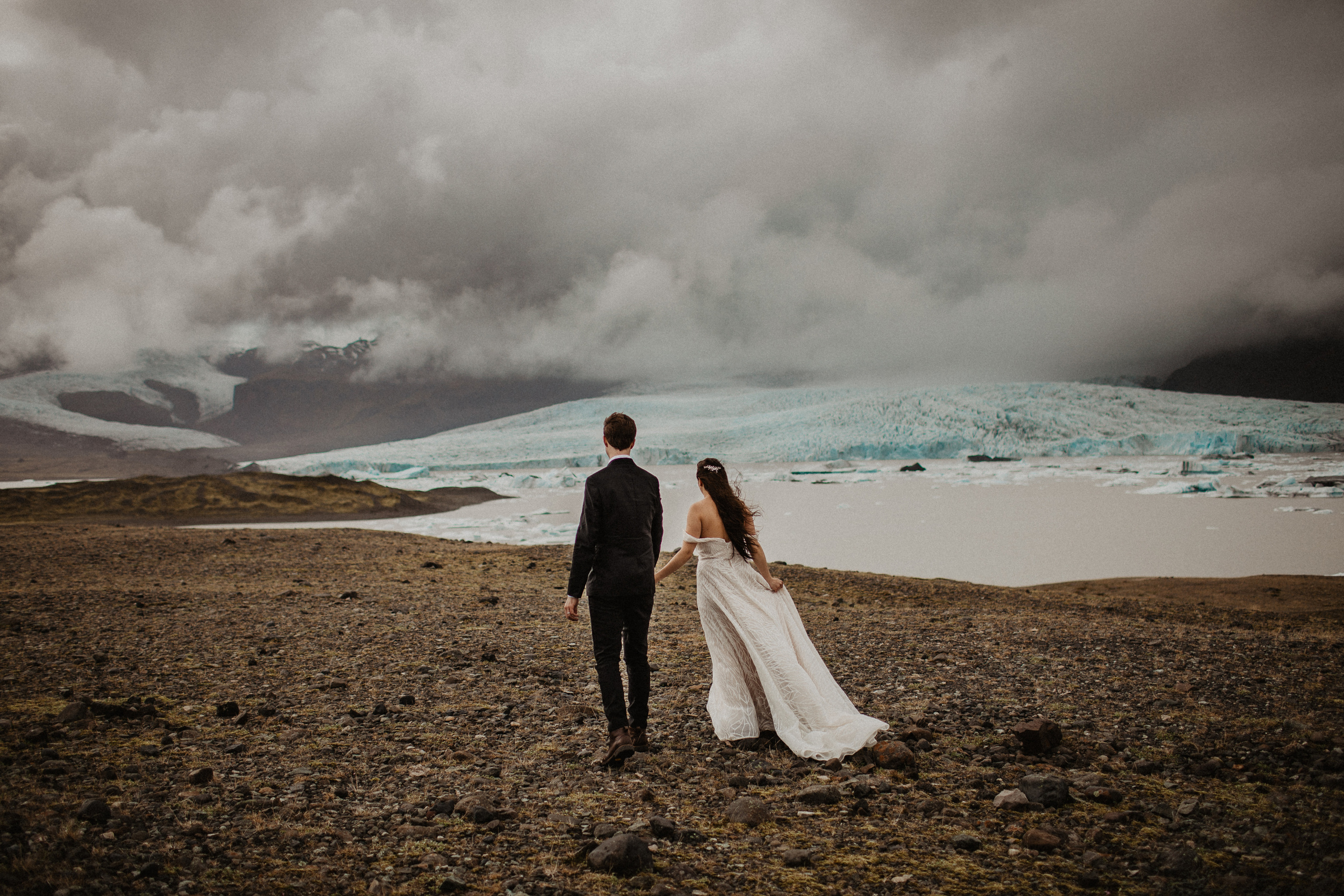 elopement at glacier Iceland