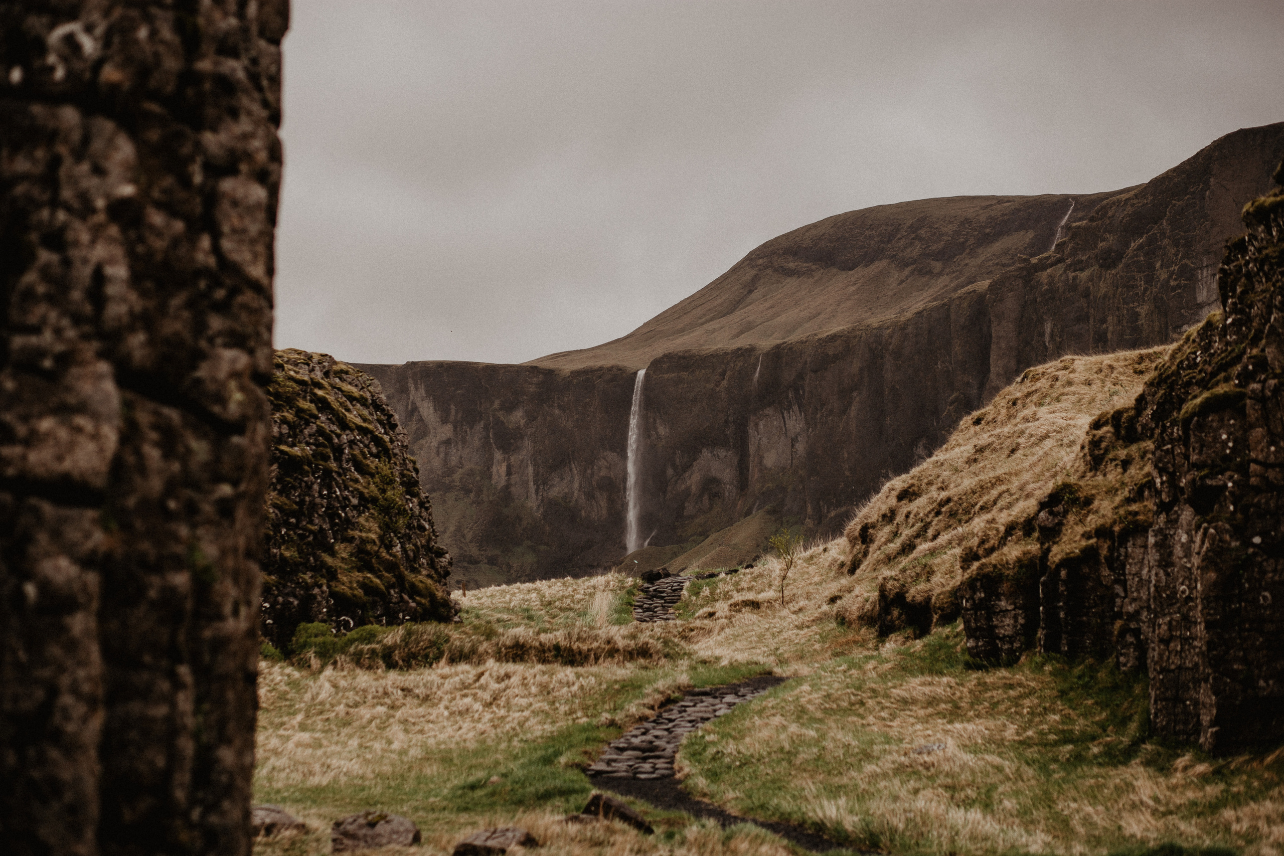 Elopement at secret canyon Iceland and diamond black beach. Iceland elopement photo and video | Nikolaichik Photo