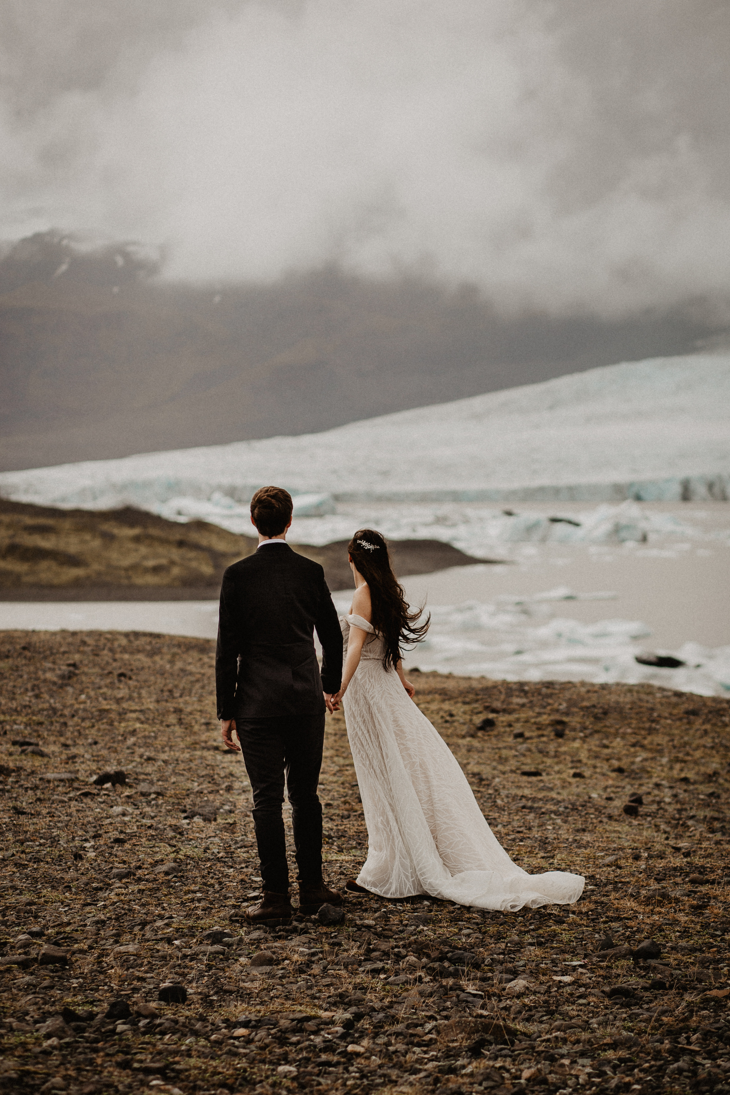 Elopement at secret canyon Iceland and diamond black beach. Iceland elopement photo and video | Nikolaichik Photo