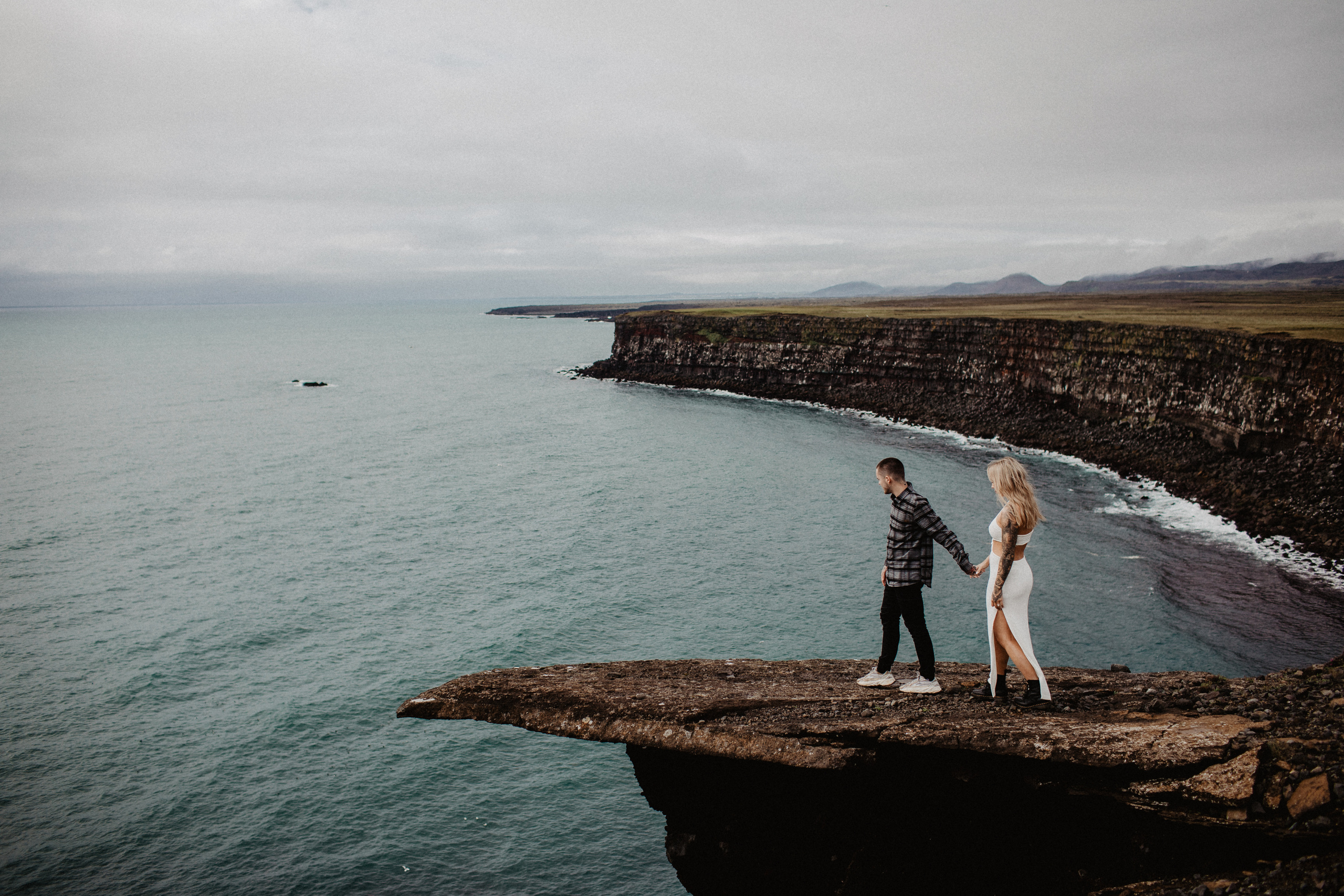 Adventure elopement photographer pricing guide. Iceland elopement photo and video | Nikolaichik Photo