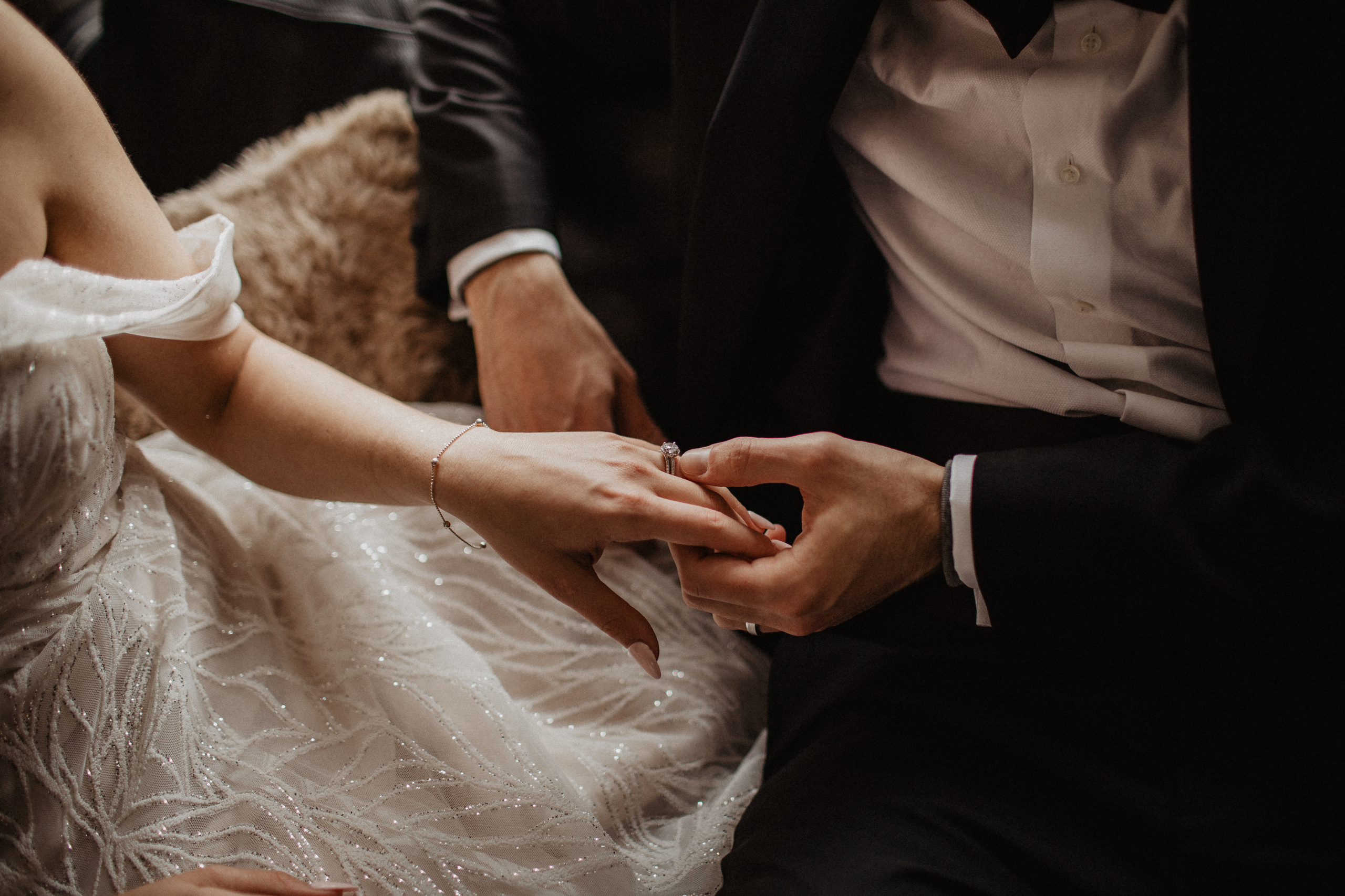 Elopement at secret canyon Iceland and diamond black beach. Iceland elopement photo and video | Nikolaichik Photo