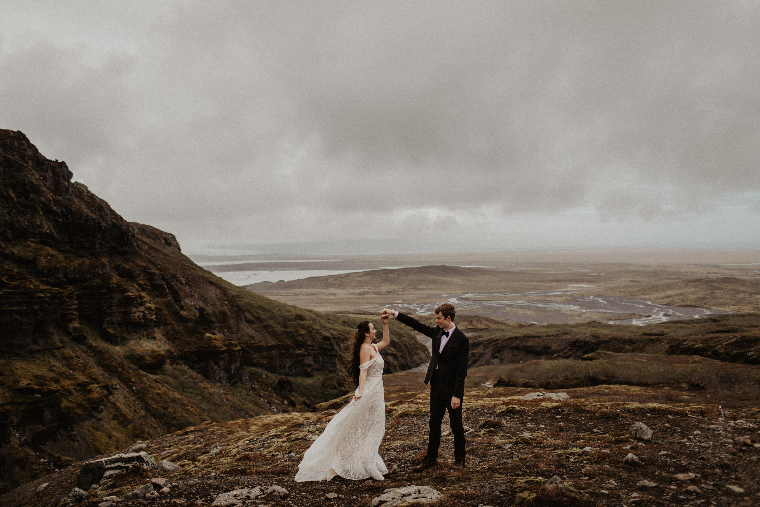 Elopement at secret canyon Iceland and diamond black beach. Iceland elopement photo and video | Nikolaichik Photo
