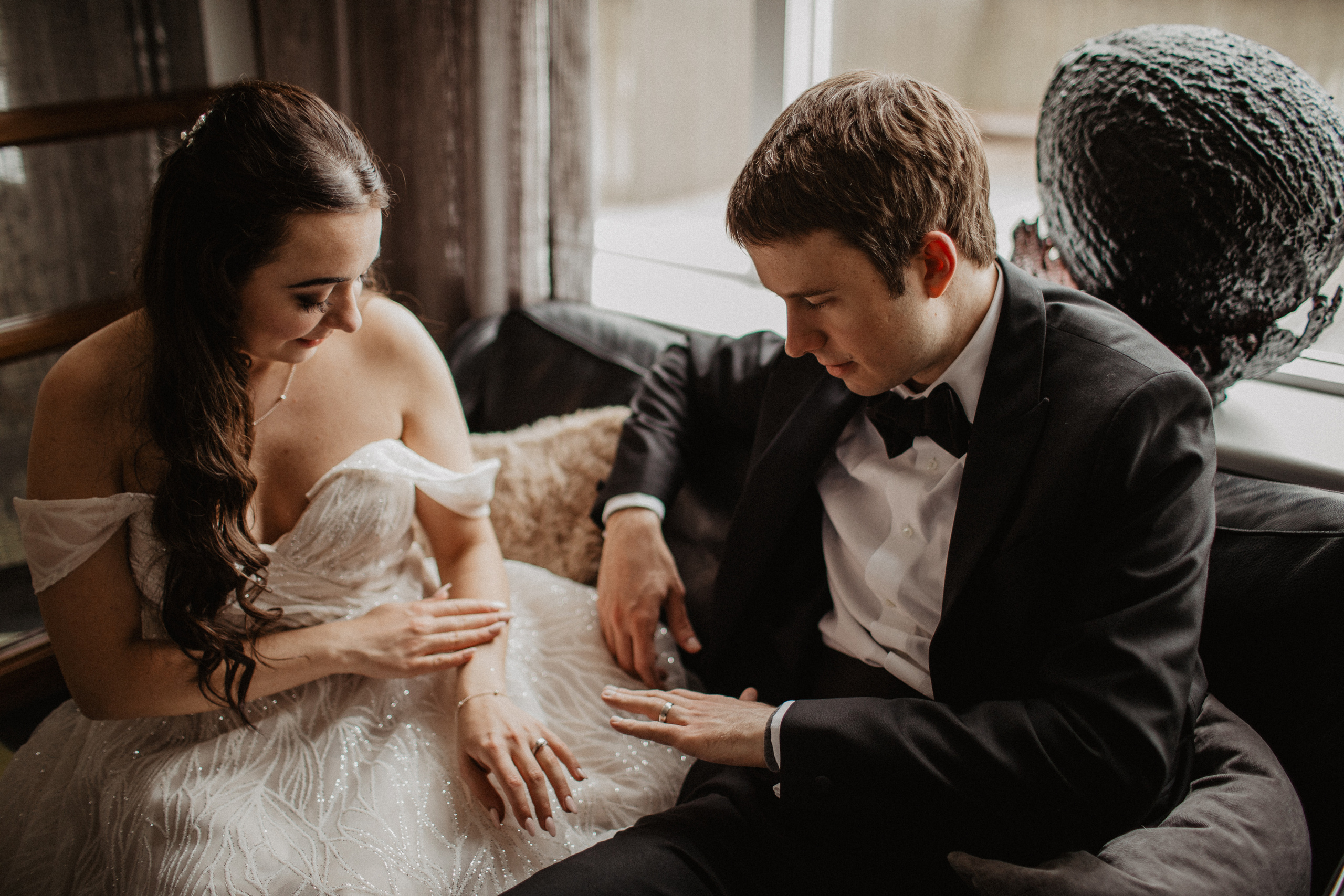 Elopement at secret canyon Iceland and diamond black beach. Iceland elopement photo and video | Nikolaichik Photo
