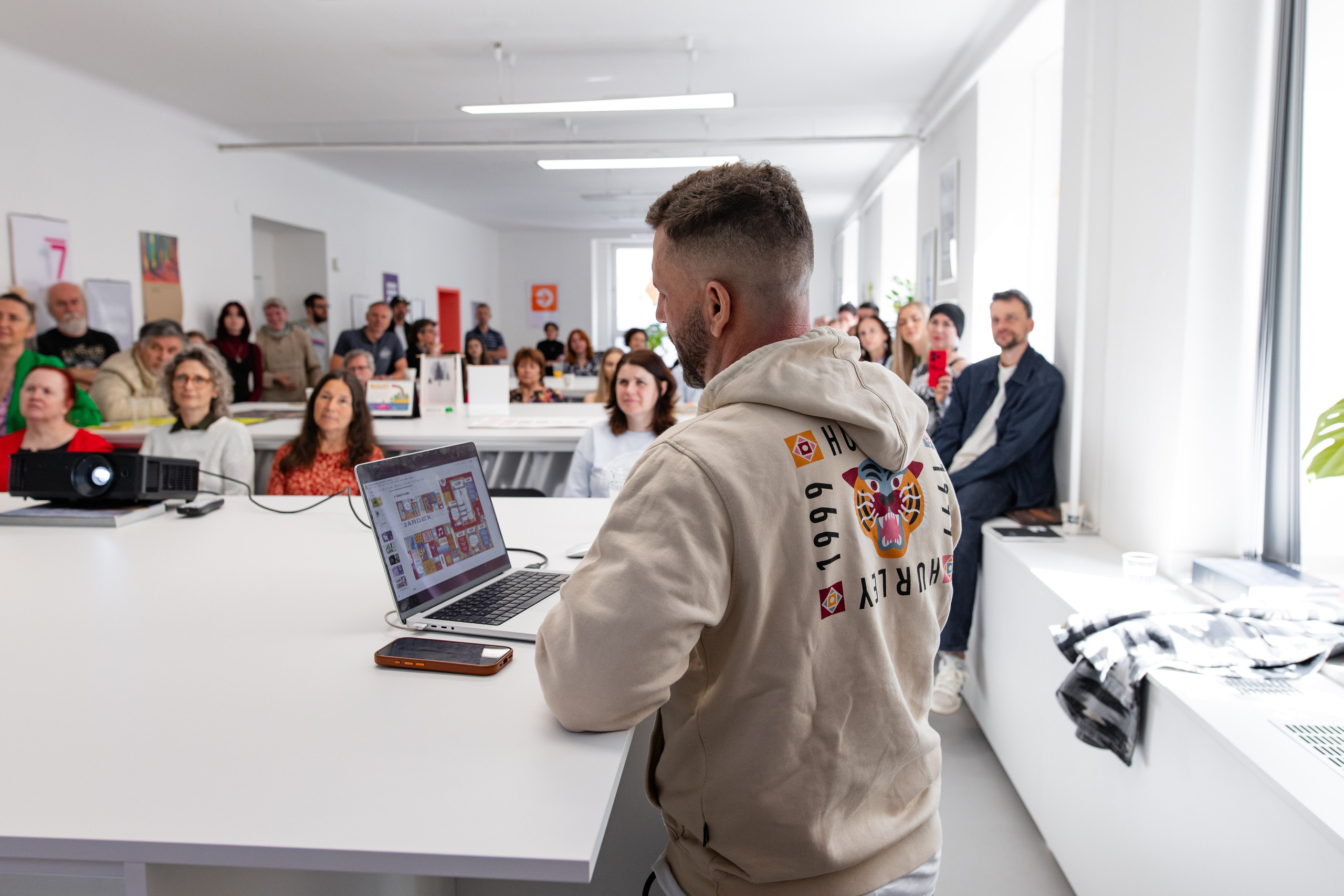 Eventová fotografie. Dana Lišková — Empatická fotografka | Introspektivní umělkyně | Neurodivergentní koučka| Zakladatelka Artepy.cz