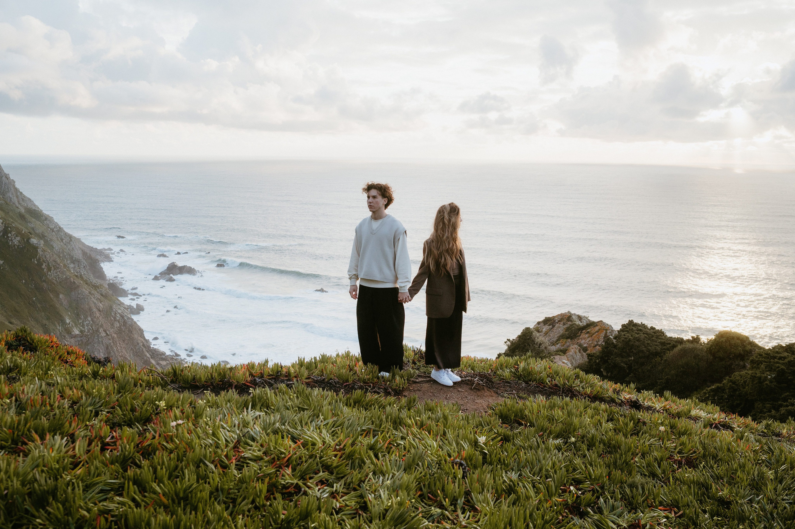 Praia da Ursa – ședință foto de cuplu într-un loc magic din Portugalia. Valentin Melen - fotograf de nunta 🤍