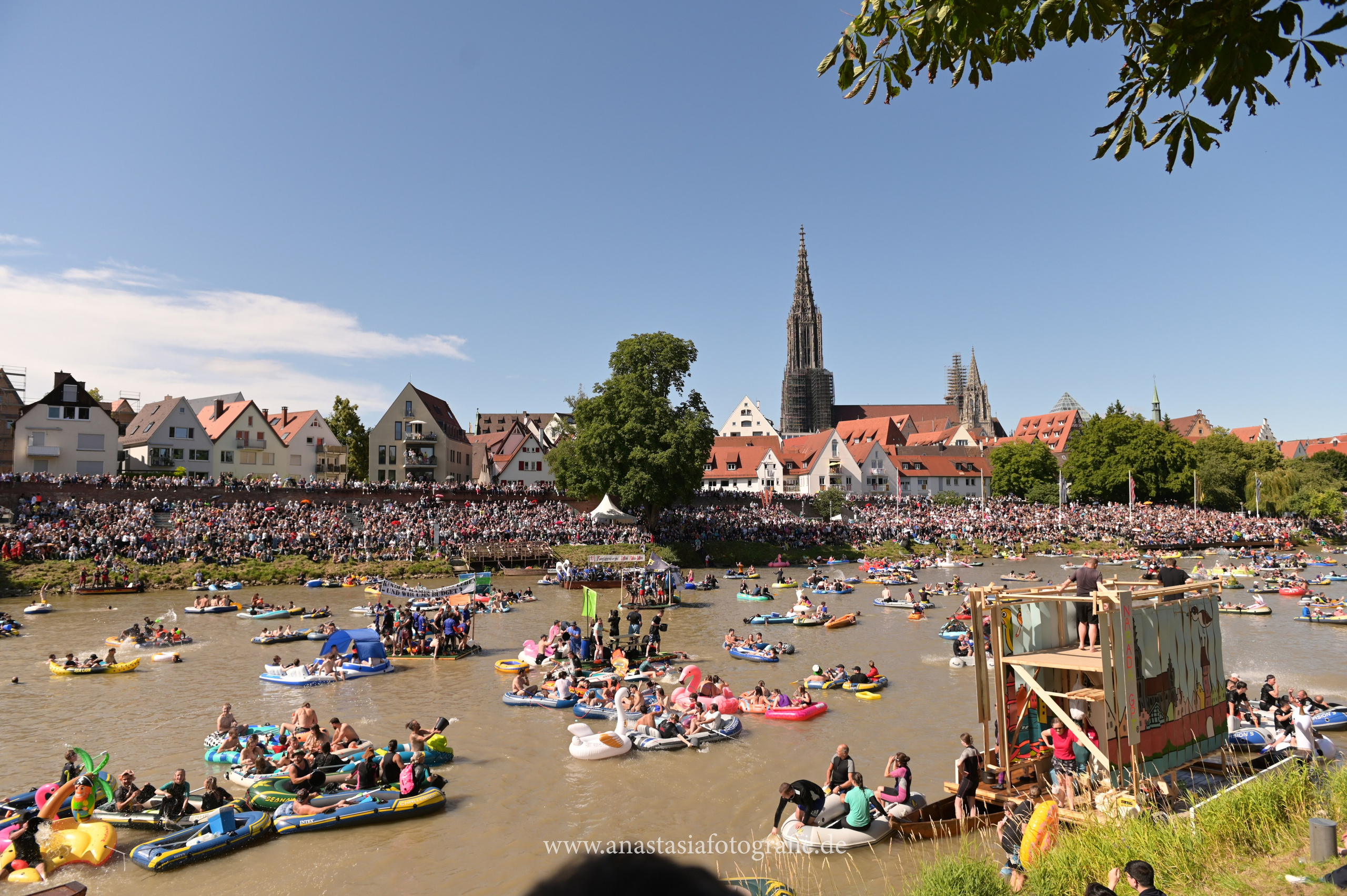 Nabada Ulm 2025. Newbornfotograf Kinderfotograf Ulm Familienfotograf Anastasia Neu-Ulm