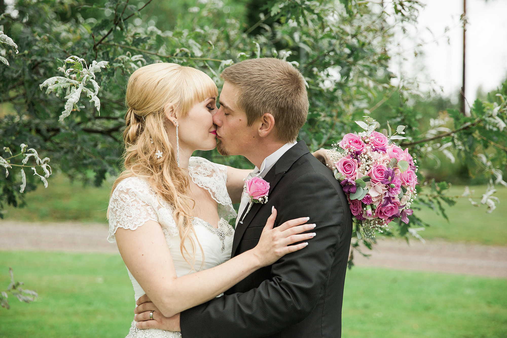 Hääkuvaus Messilässä ja Lahden Ristinkirkossa