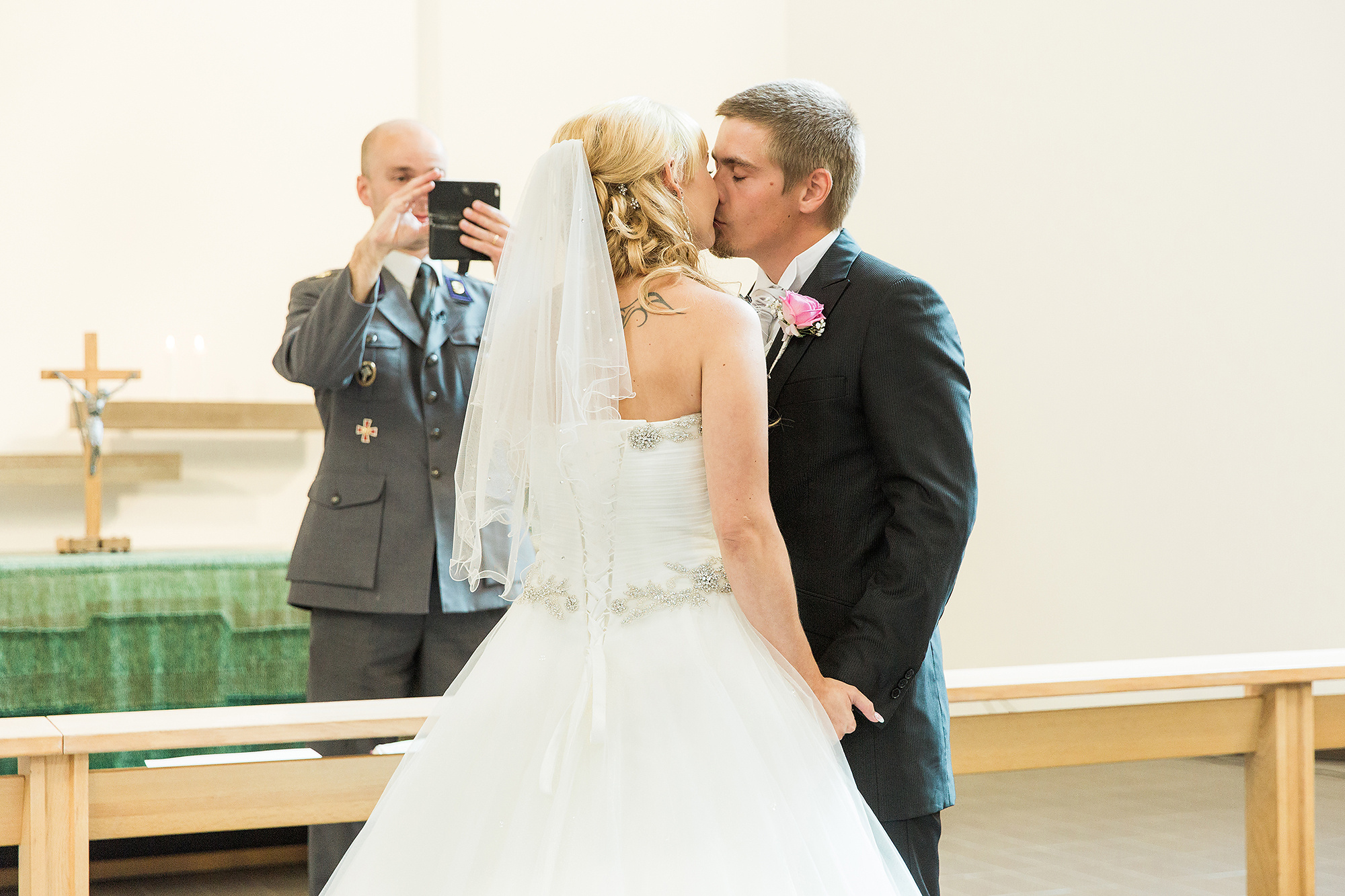 Hääkuvaus Messilässä ja Lahden Ristinkirkossa