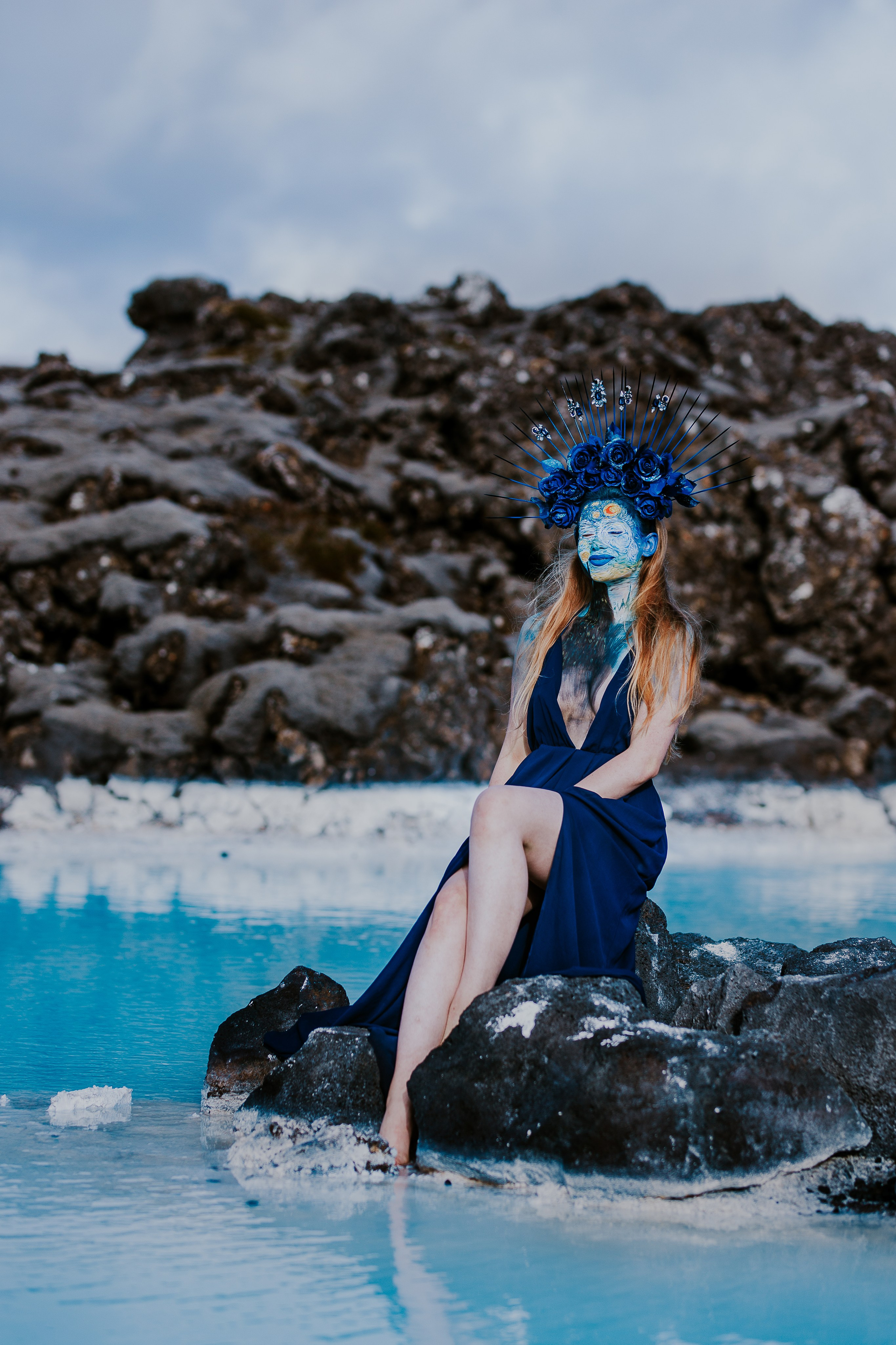 Goddess photo sessions in Iceland, crowns, creative photography in Iceland, Goddess themes photo session, woman in blue dress, face painting, Blue Lagoon Iceland