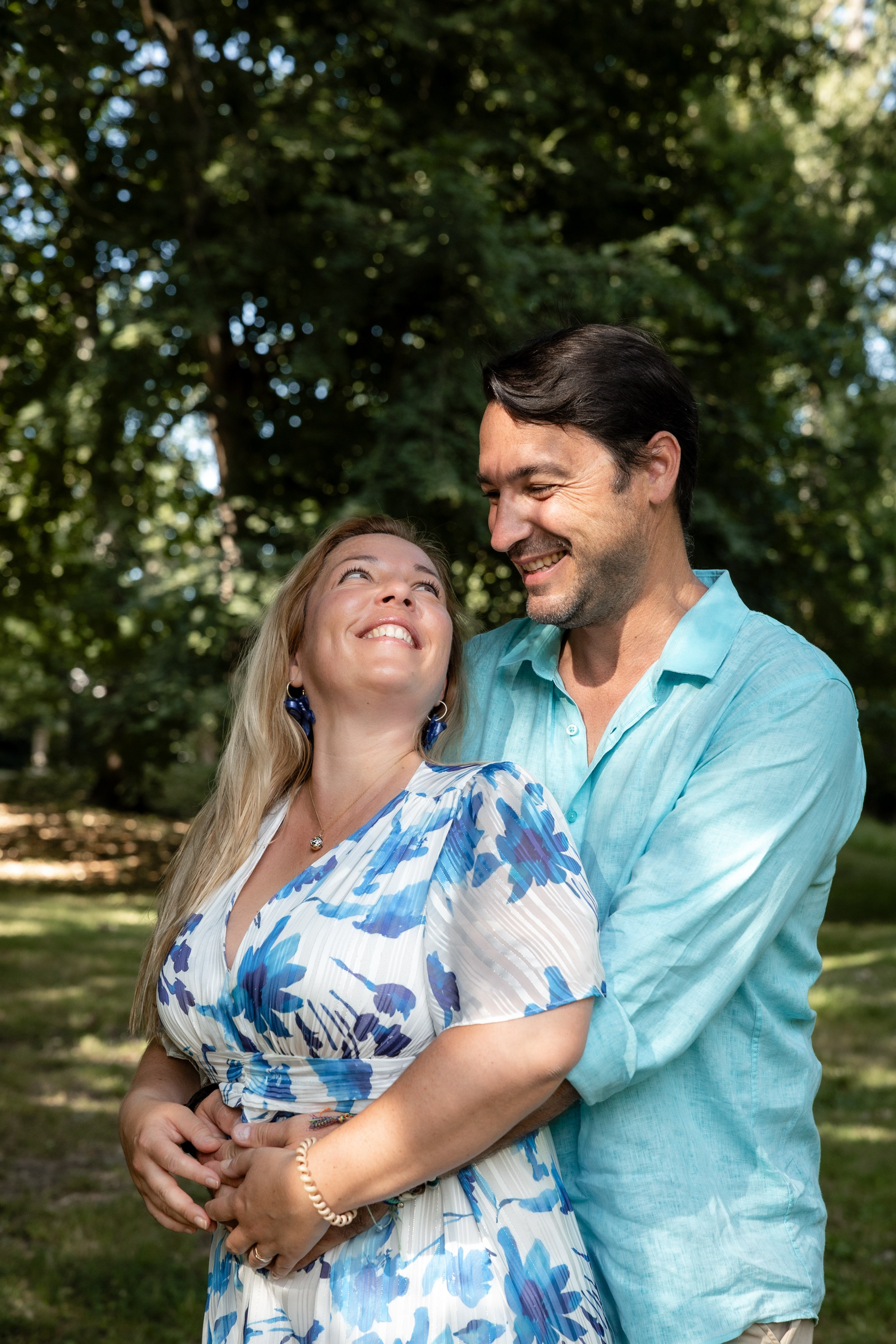 Family photoshoot in Parc du Cabirol, Colomiers. Eugenie Smirnova — wedding, corporate and lifestyle photographer in Toulouse and Southwest France