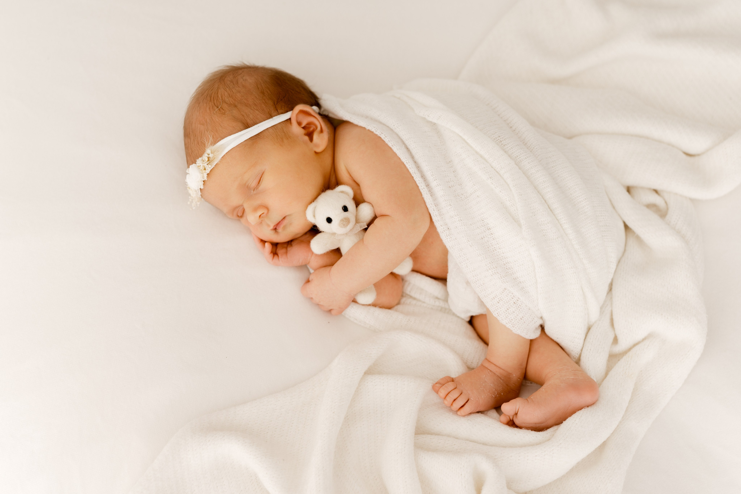 Pierwsza sesja Amelki. Fotograf Łódź - sesja ciążowa, noworodkowa, dziecięca. Studio w Łodzi