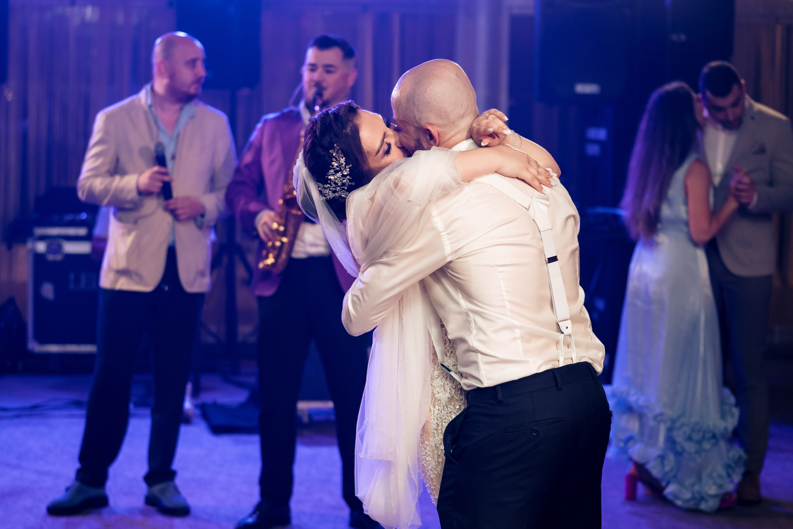 Crina & Cătălin. Acasă