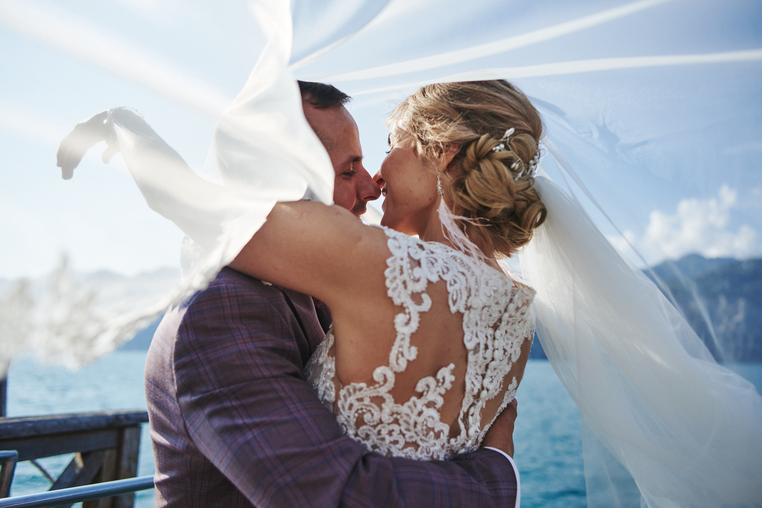 wedding photographer lake garda malcesine castle couple