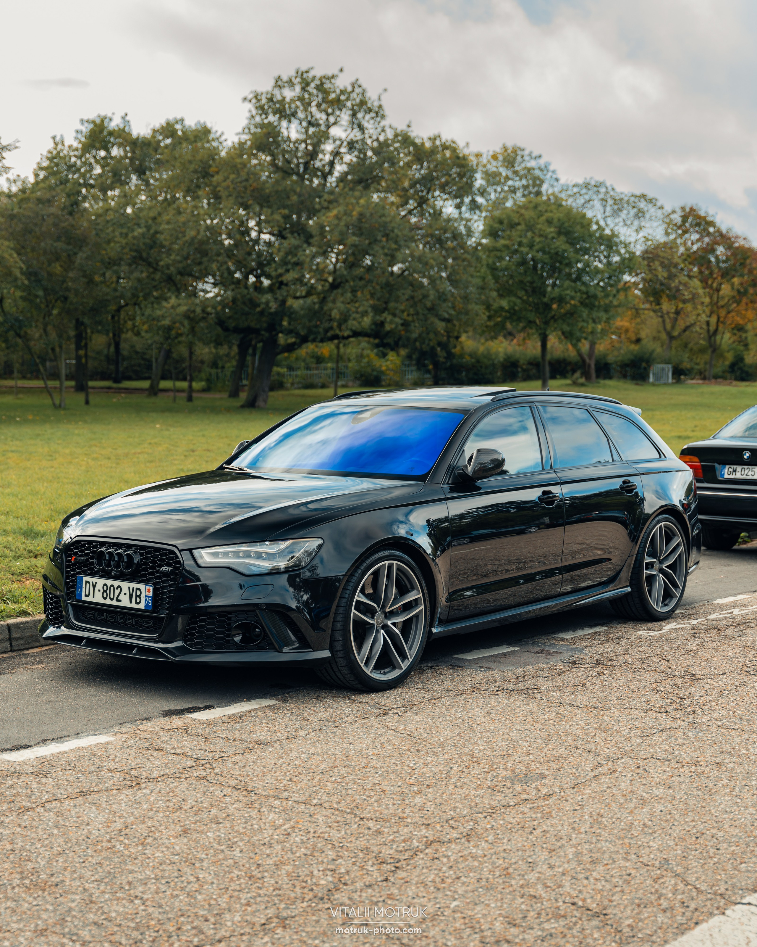 Rassemblement a l’Auteuil 22 octobre. Photographe de voitures à Paris — Vitalii Motruk