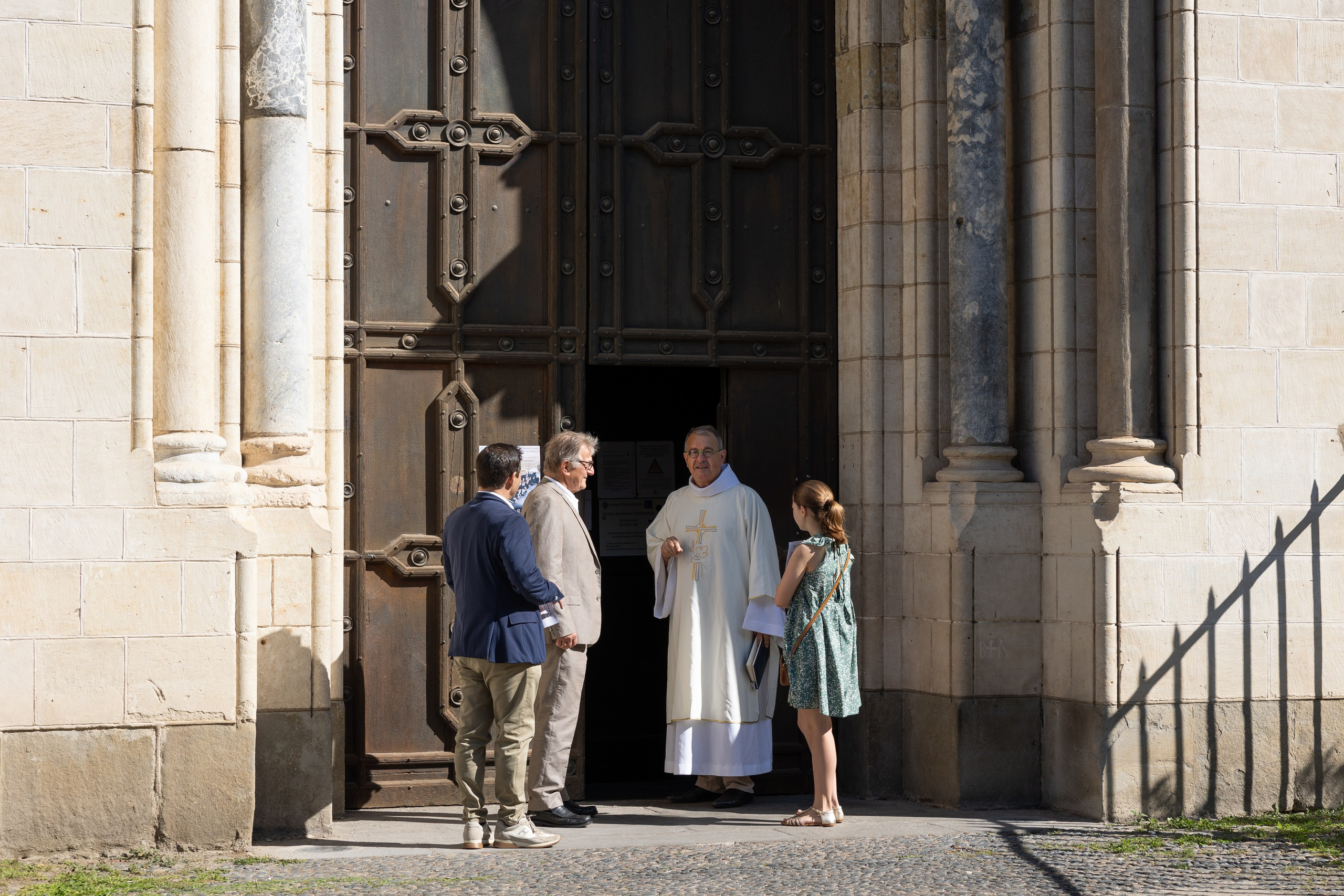 The Baptism of Diana in the Church of Saint-Sernin in Toulouse. Евгения Смирнова — фотограф в Тулузе и юго-западной Франции