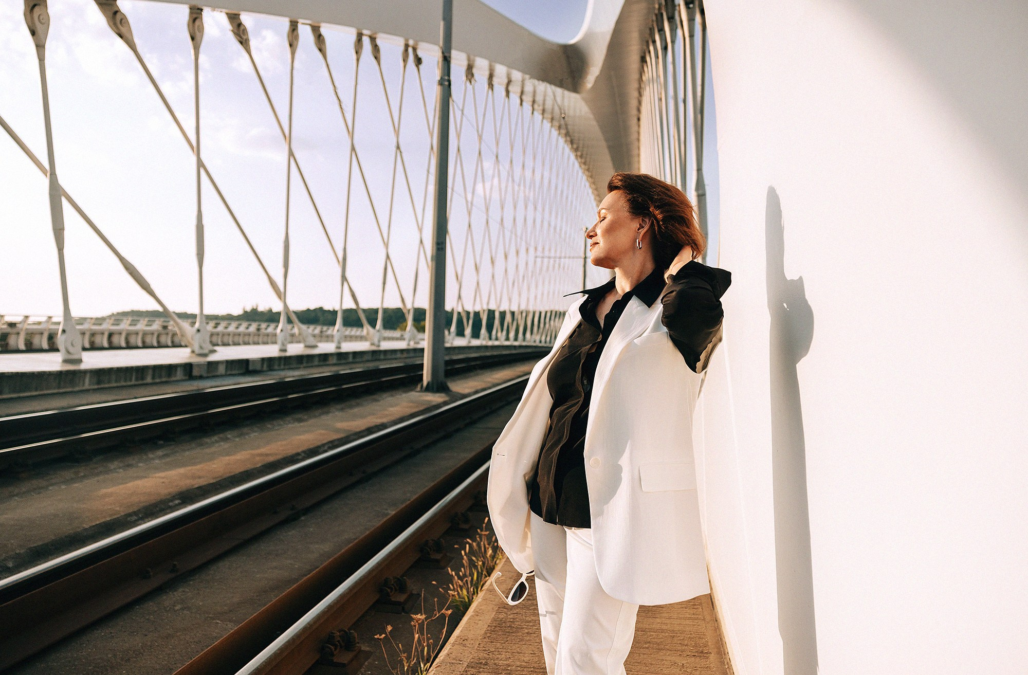 Elena in Troja bridge. Rodinný a svatební fotograf v Praze