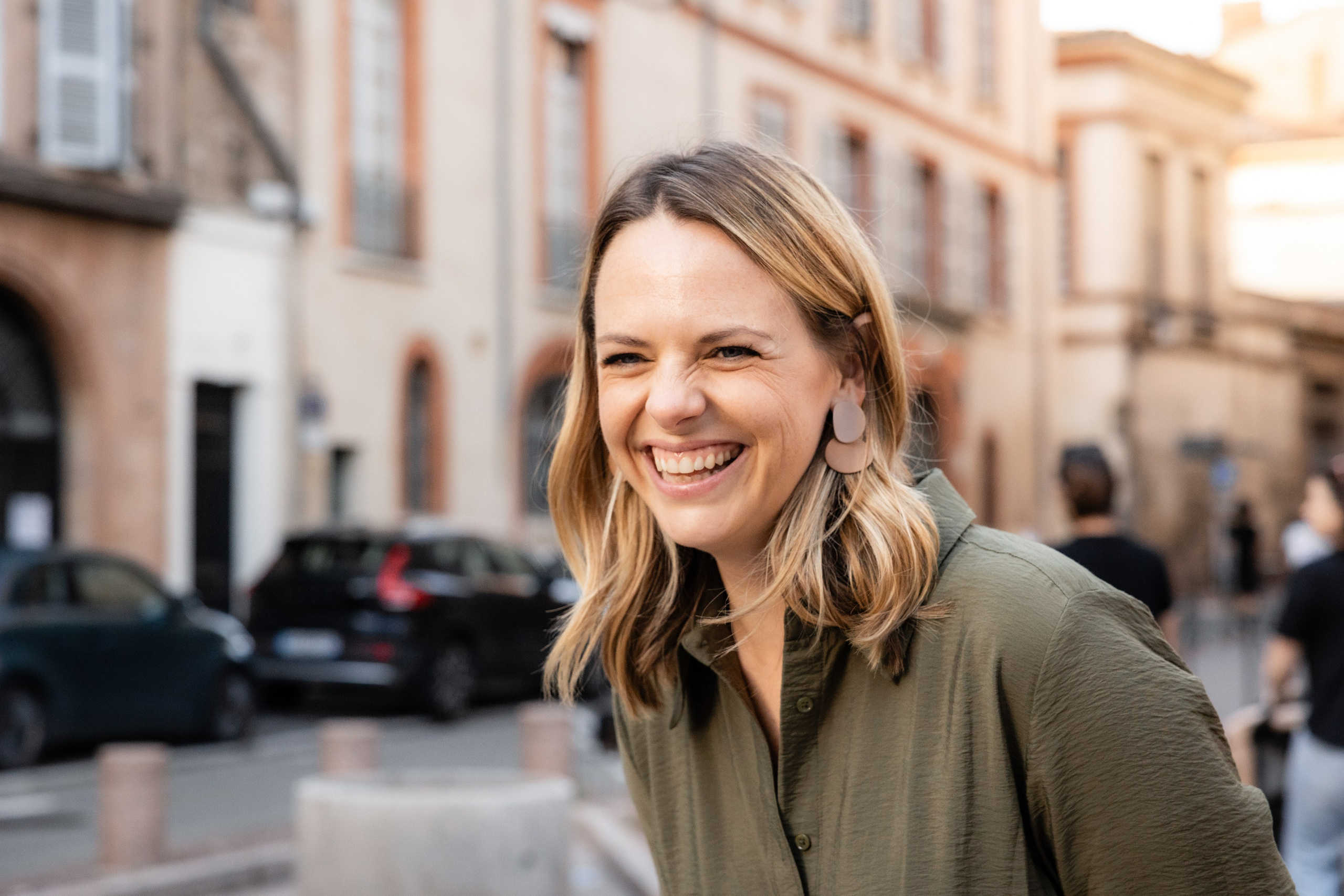 Семейная фотосъемка в стиле лайфстайл в Тулузе: душевная фотосессия для семьи экспатов. Евгения Смирнова — фотограф в Тулузе и юго-западной Франции