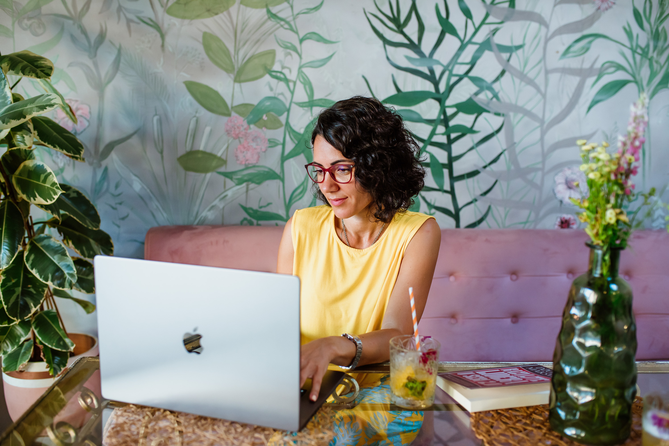 Portretno fotografisanje na lokaciji za sajt, drustvene mreze, licni brend. Bojana Žuža fotograf u Beogradu 📷 Belgrade photographer