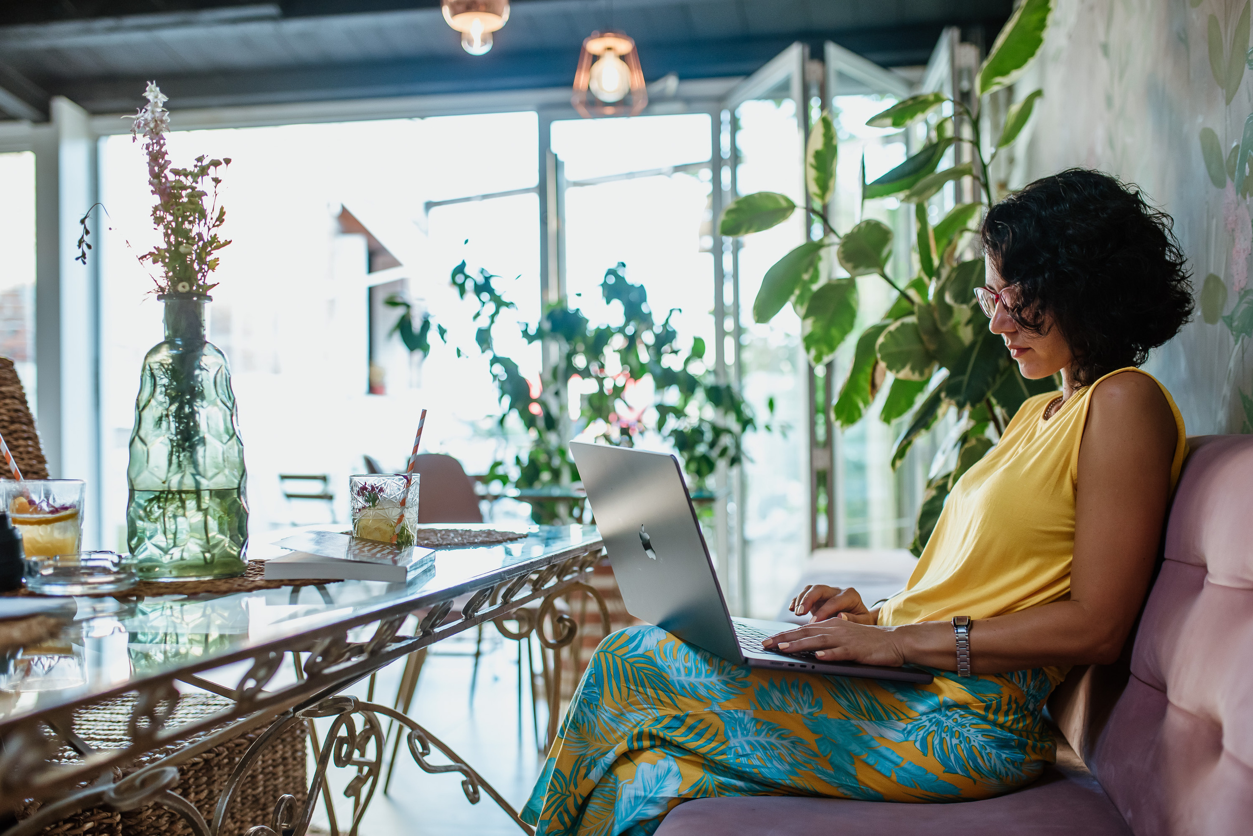 Portretno fotografisanje na lokaciji za sajt, drustvene mreze, licni brend. Bojana Žuža fotograf u Beogradu 📷 Belgrade photographer
