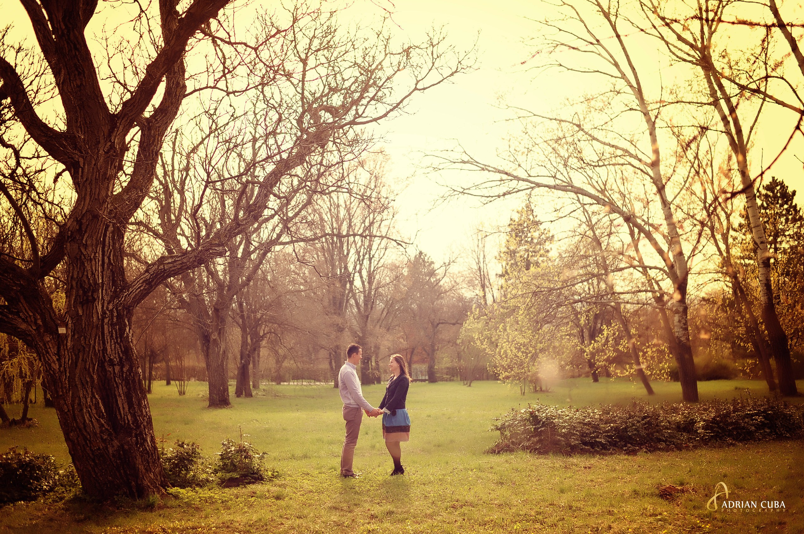 Sedinta foto Save the Date Iasi | Fotografie de logodna realizata de Adrian Cuba