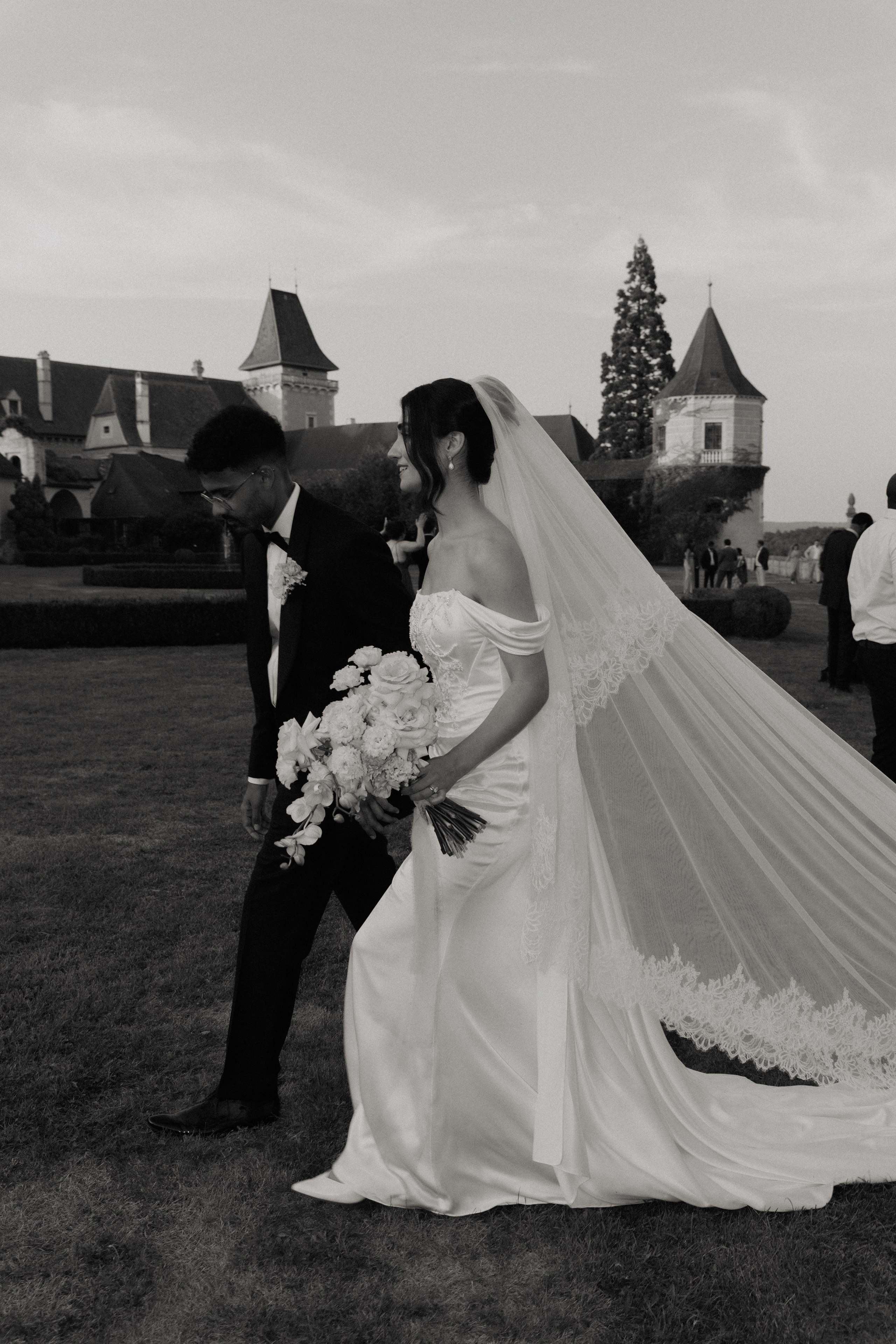 Elegant Castle Wedding in Austria | Alwin & Ruth’s Fairytale Celebration. Wedding photographer and videographer based in Timisoara, Romania