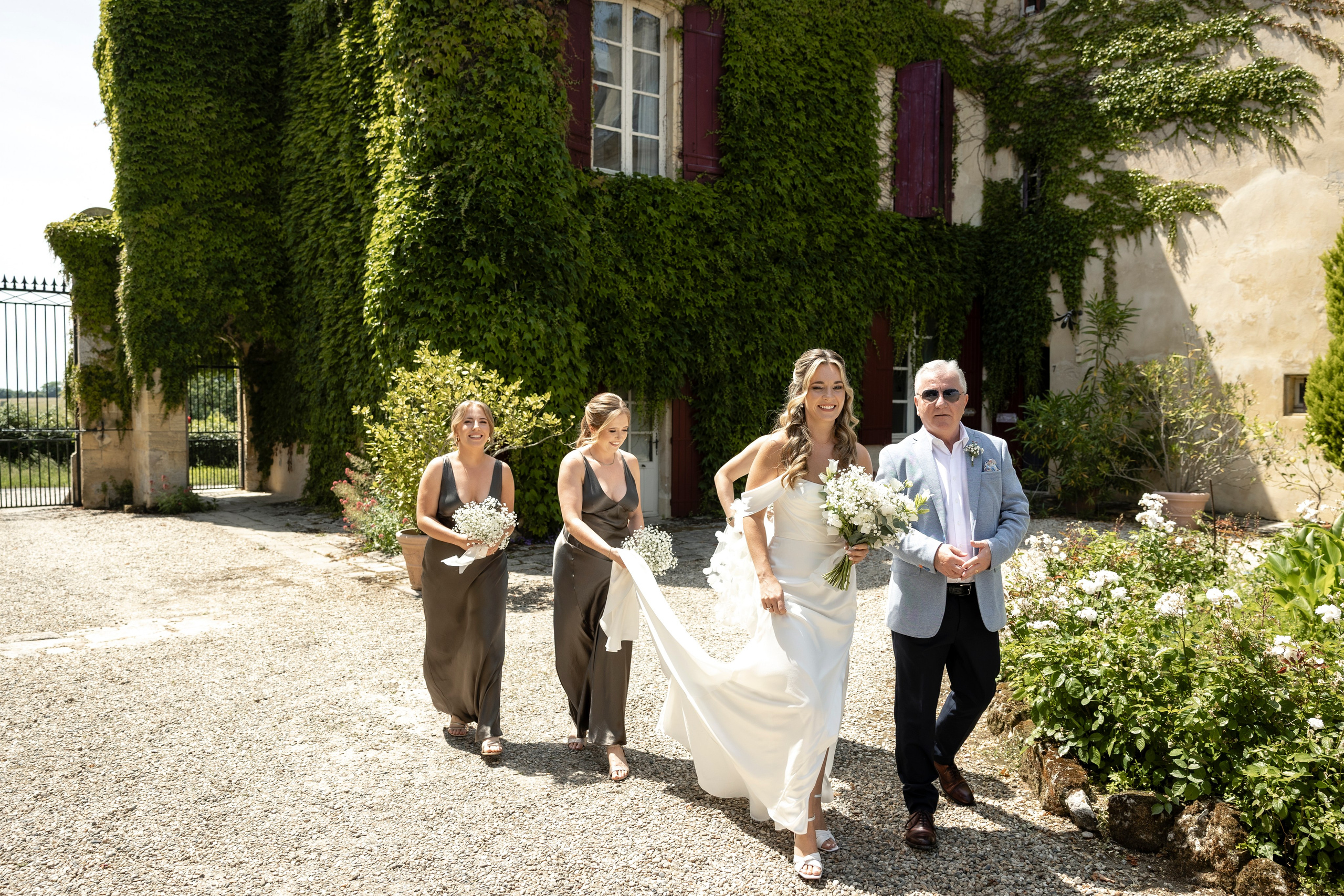 Sarah & Sean — a fairytale wedding at Château Sentout. Eugenie Smirnova — wedding, corporate and lifestyle photographer in Toulouse and Southwest France