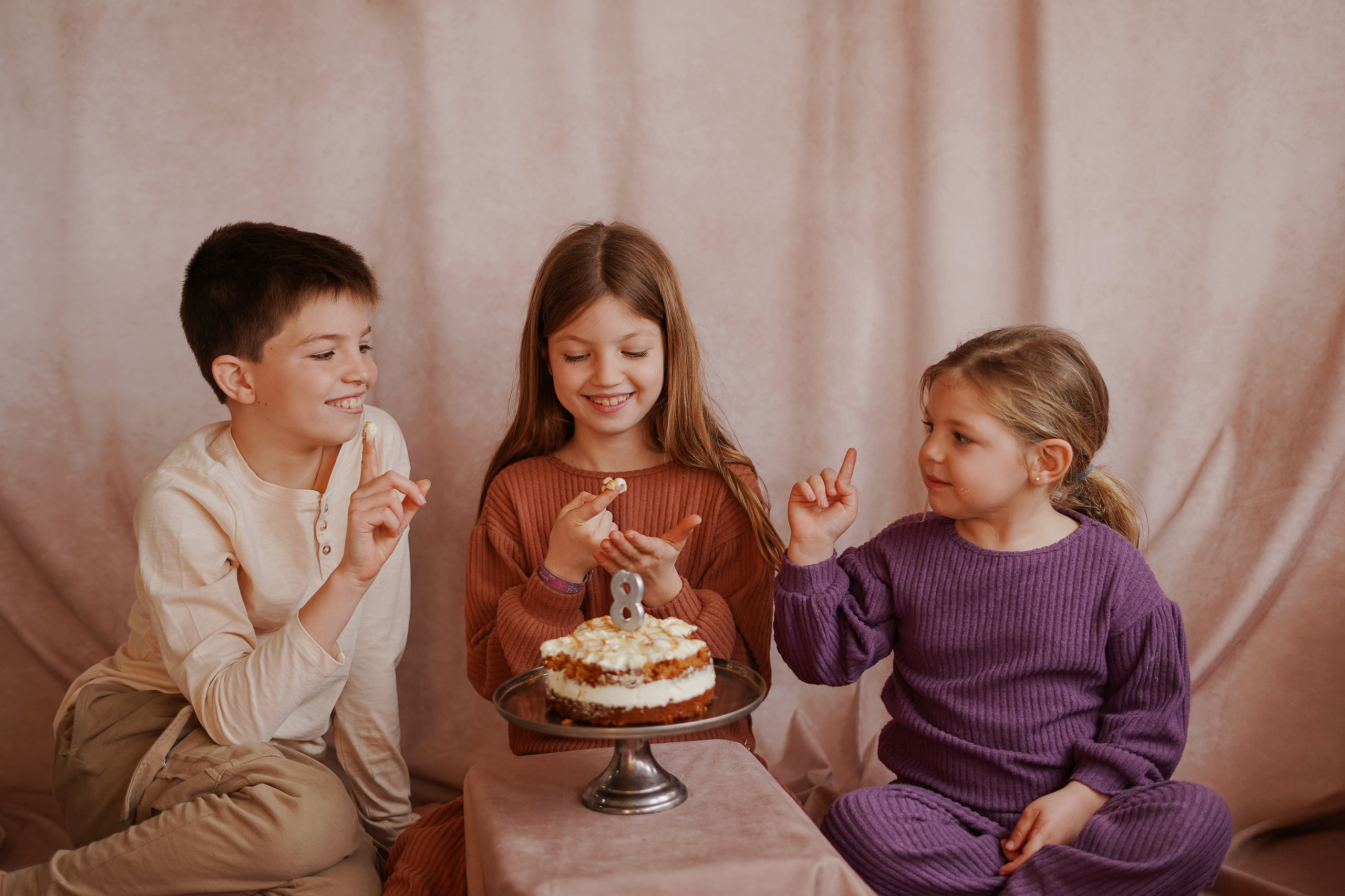 Cumpleaños. Rodaje en vuestra casa. Fotografo familiar, bodas, reportaje Diana Memetova Alicante, Benidorm