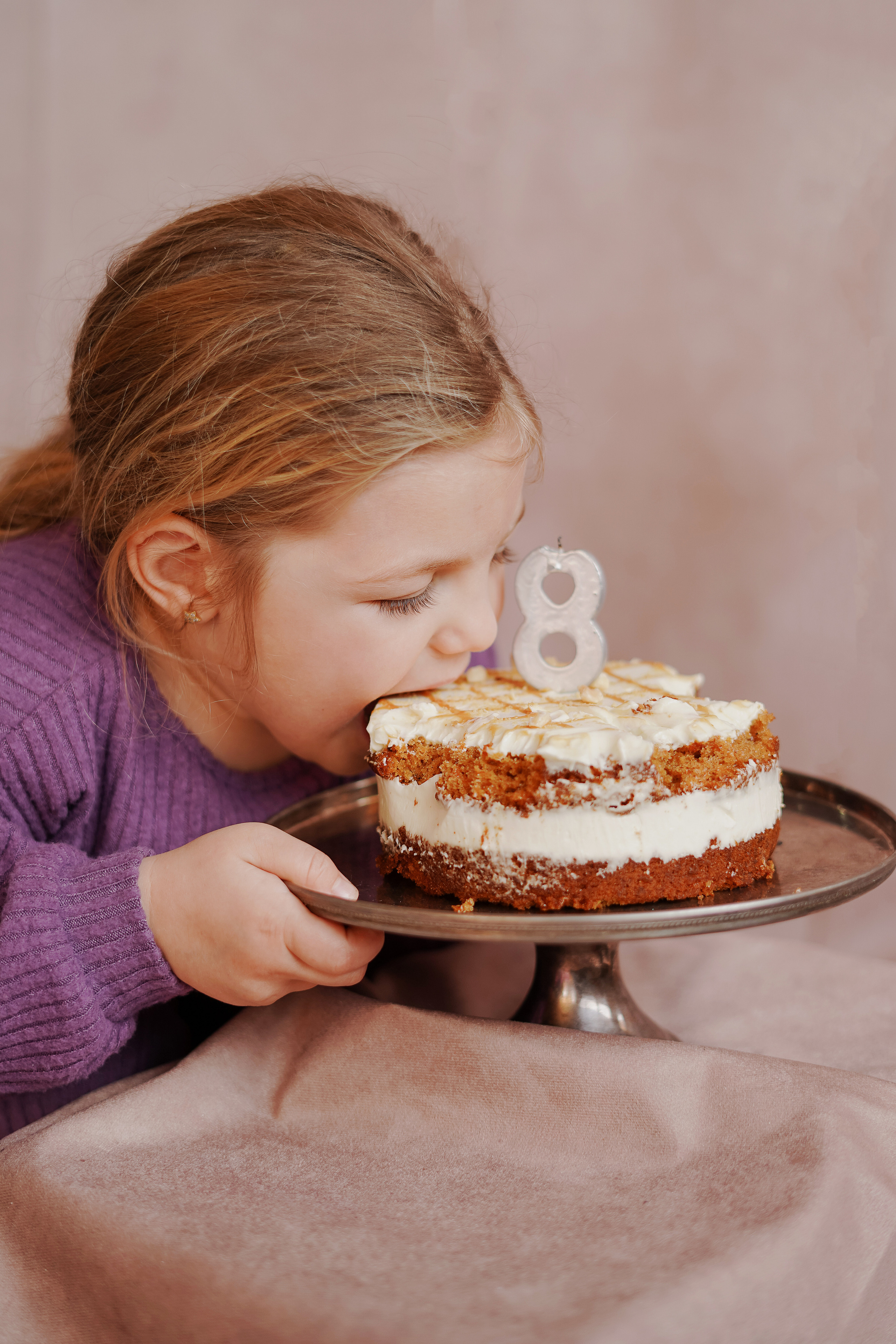 Cumpleaños. Rodaje en vuestra casa. Fotografo familiar, bodas, reportaje Diana Memetova Alicante, Benidorm