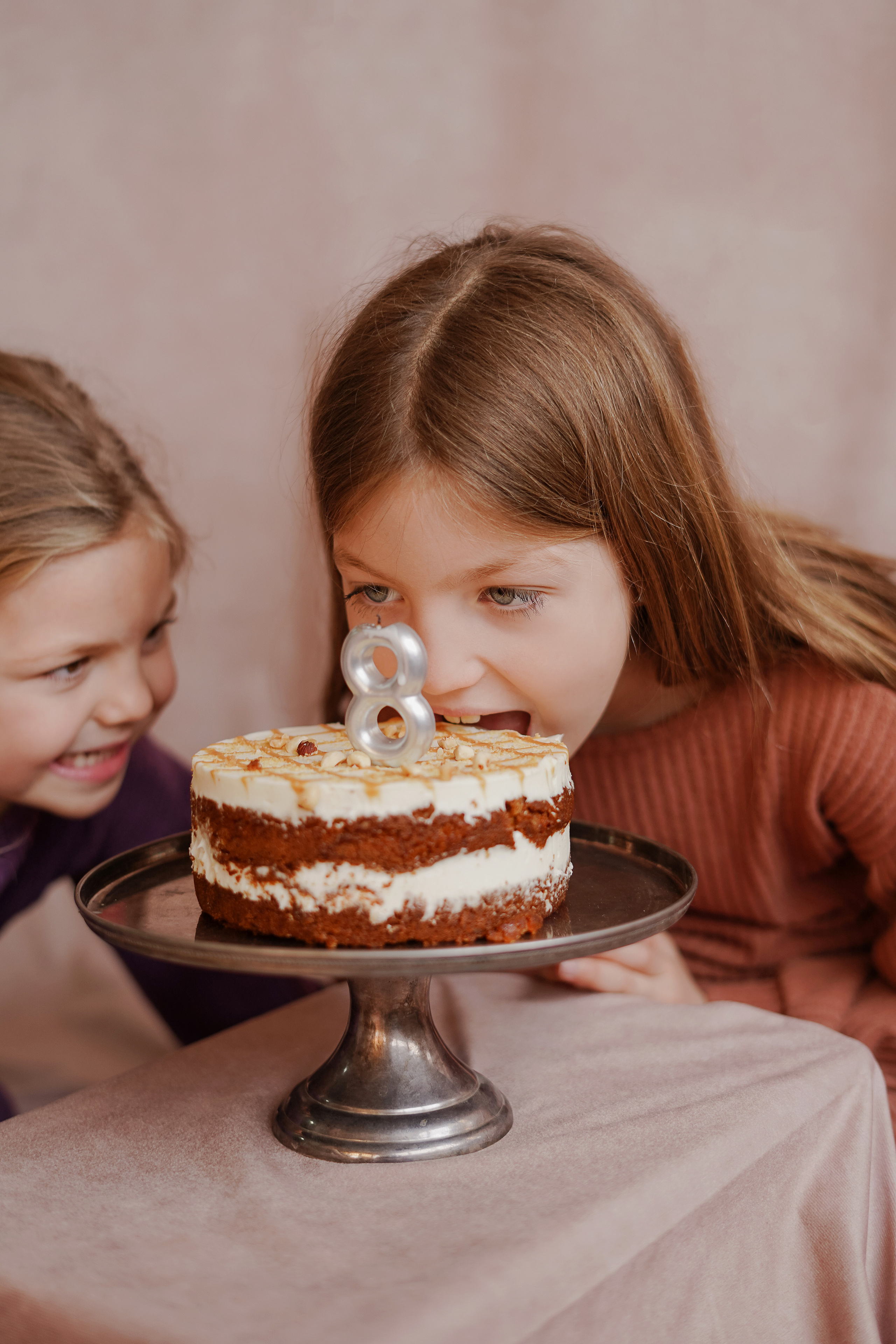 Cumpleaños. Rodaje en vuestra casa. Fotografo familiar, bodas, reportaje Diana Memetova Alicante, Benidorm