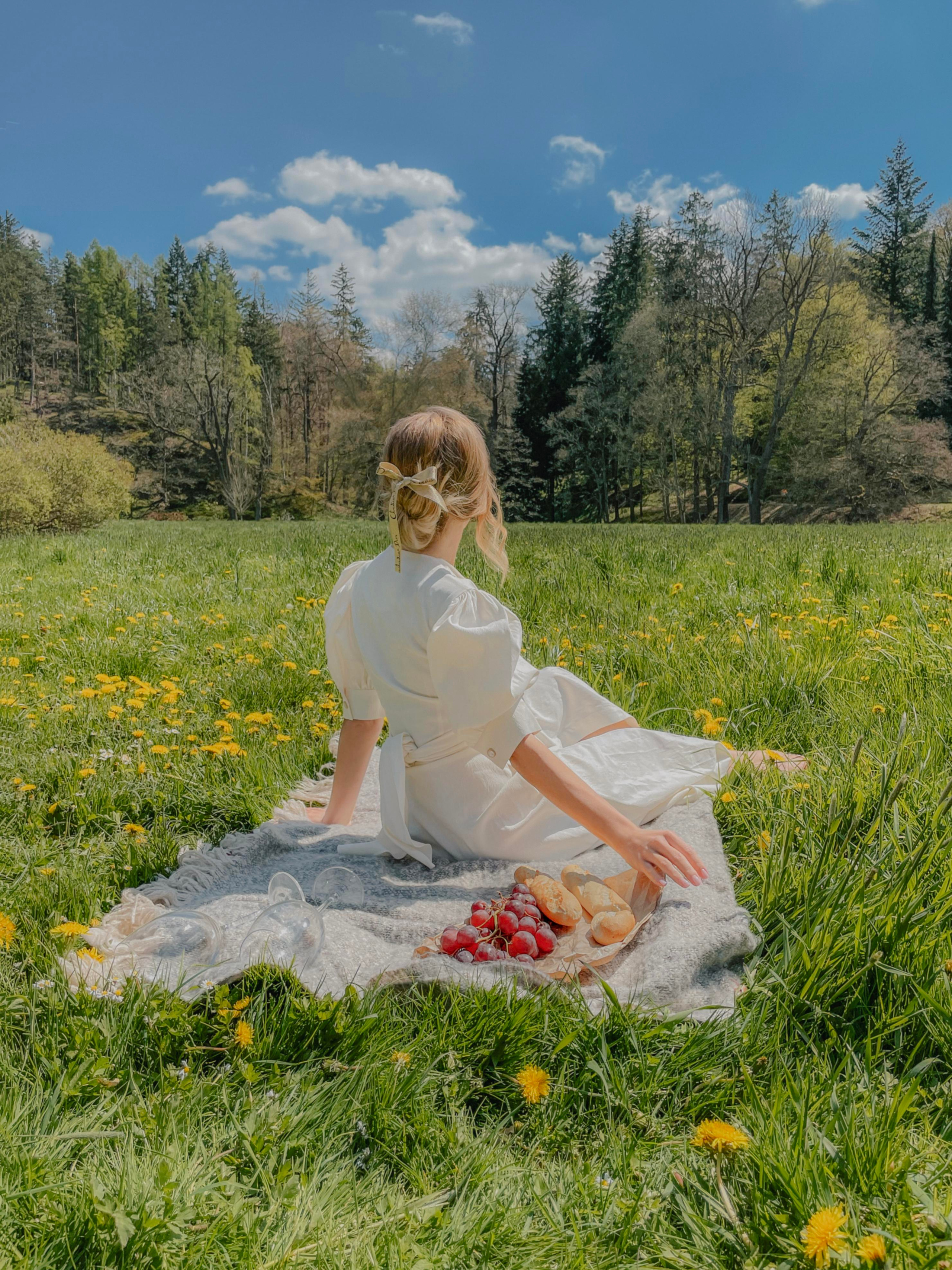 Venkovní portrétní focení v Průhonickém parku v Praze. Profesionální fotografka v Praze Anastasia Haritonova
