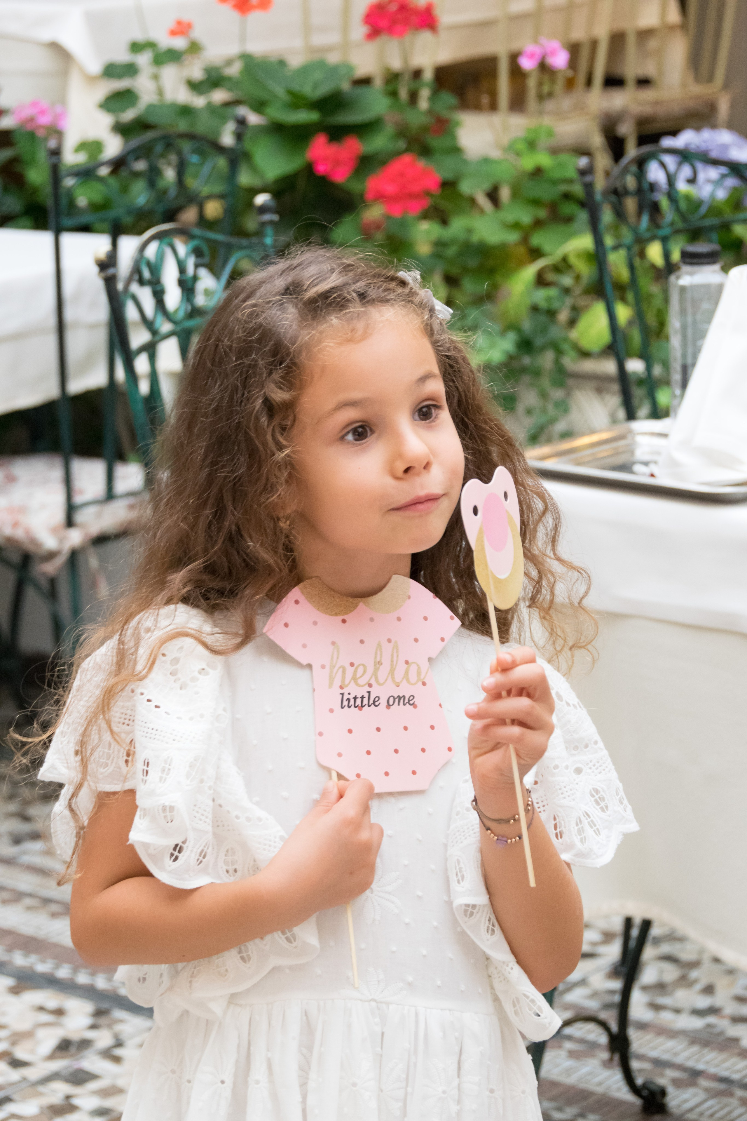 Idei de teme pentru botez, Locații pentru botez, Cele mai bune tematici pentru botez, Buget botez, Rochii pentru botez, Decoruri pentru botez, Invitații pentru botez, Fotograf pentru botez, Meniu pentru botez, Tradiții și obiceiuri de botez. fotograf botez bucuresti