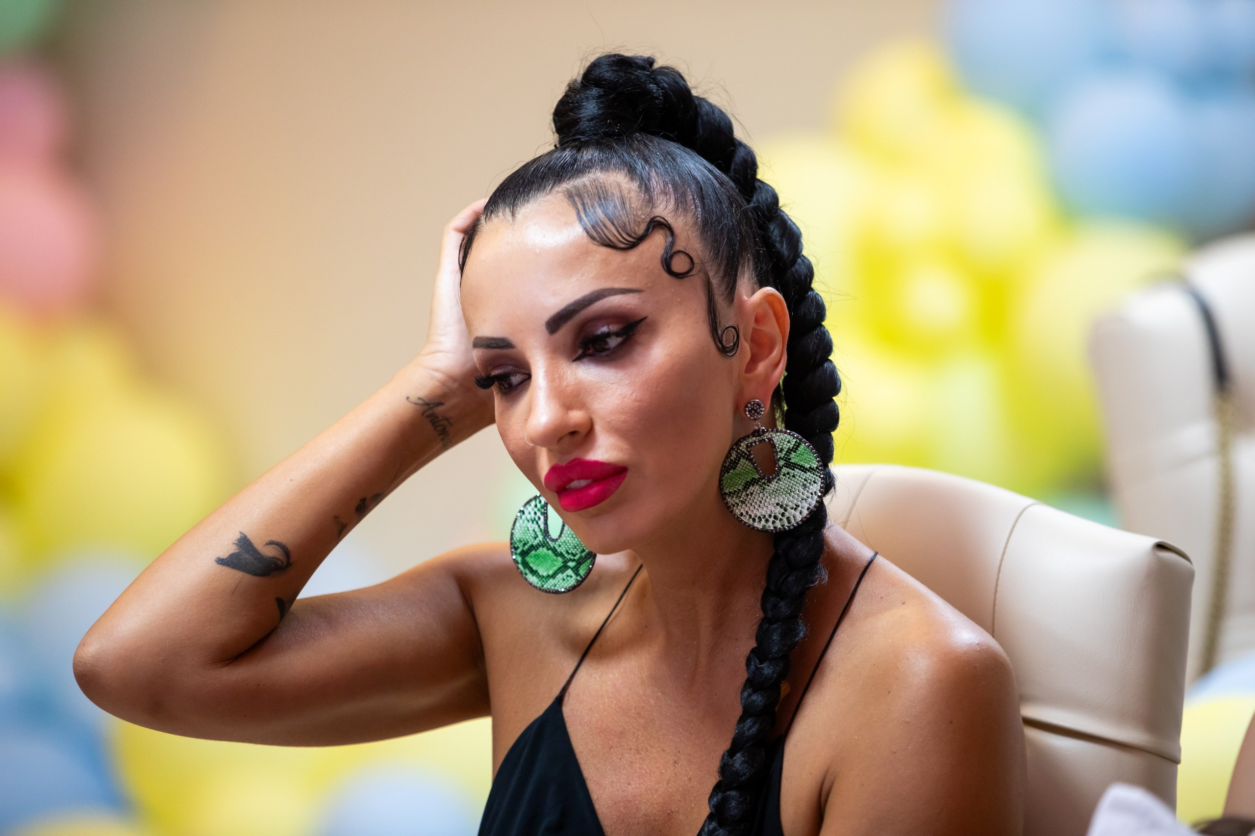 fotograf botez , fotografie botez Botoșani, fotograf Alin Chirilă, amintiri botez, fotografii botez, botez Miruna Parascheva, fotograf copii, fotografie botez în Botoșani-alt="botez , fotografie botez Alin Chirilă, amintiri botez, fotografii emoționante botez Botoșani"-- fotografii-botez-bebelus- amintiri-botez-micuț- moment-sfânt-crestinare- fotografie-emotionanta-botez- detalii-botez-bebelusi- parinti-fericiti-la-botez- fotograf-botez-profesionist- botez-in-biserica-ortodoxa- micuț-botezat-cu-emoție- zâmbete-și-lacrimi-la-botez- bebeluș-la-cristelniță- decor-botez-colorat- botez-cu-dragoste-și-credință- emotie-pura-la-botez- fotograf-botez-botosani- botez-iasi-suceava-fotograf- amintiri-nepretuite-botez-- Preotul ținându-l pe micuțul Mathias Gabriel la botez, în biserica Înălțarea Domnului, Copălău - Detalii de la botezul lui Mathias – lumânare, trusou și icoană - Familia lui Mathias Gabriel alături de micuț, în ziua botezului - Portret emoționant cu mama și bebelușul în brațe, în biserică,fotograf profesionist evenimente Botoșani, Iași, Suceava, Fălticeni, Bacău, Pașcani, Roman - AlinoFotoStudio by Alin Chirilă - servicii foto nuntă, botez, cununie, ședințe foto creative, albume personalizate, fotografii emoționante și calitative pentru cele mai importante momente din viață,fotograf nuntă Botoșani Alin Chirilă, ședință foto botez Iași - AlinoFotoStudio, servicii fotograf profesionist evenimente Suceava, fotograf cununie civilă Fălticeni - Alin Chirilă, album foto nuntă personalizat Bacău.“Bebeluș botezat în biserică, ținut în brațe de nași” • “Detaliu cu lumânarea de botez decorată cu flori albe” • “Părinți emoționați alături de copilul lor la ceremonia de botez” • “Masa festivă de botez cu decor tematic și tort personalizat” • “Momentul în care preotul toarnă apă sfințită pe fruntea bebelușului” “Bebeluș în rochie albă de botez, zâmbind în brațele mamei” • “Detaliu cu cruciulița de botez așezată pe o pernă de satin” • “Părinți și nași aprinzând lumânările în timpul ceremoniei de botez” • “Tort de botez decorat cu figurine tematice și numele copilului” • “Copil botezat dormind liniștit în pătuțul decorat festiv” • “Momentul în care preotul binecuvântează copilul în fața altarului” • “Invitați adunându-se în jurul mesei festive la petrecerea de botez” • “Bebeluș ținând în mână o jucărie personalizată primită la botez” • “Familie fericită pozând împreună după ceremonia de botez” • “Decor tematic cu baloane și flori la locația petrecerii de botez” fotograf Botoșani fotograf evenimente fotograf botez Alin Chirila fotograf alinofotostudio.fotograf botez Amelis Maria, fotografie botez Botoșani, fotograf Alin Chirilă, amintiri botez, fotografii botez, botez Amelis Maria, fotograf copii, fotografie botez în Botoșani,