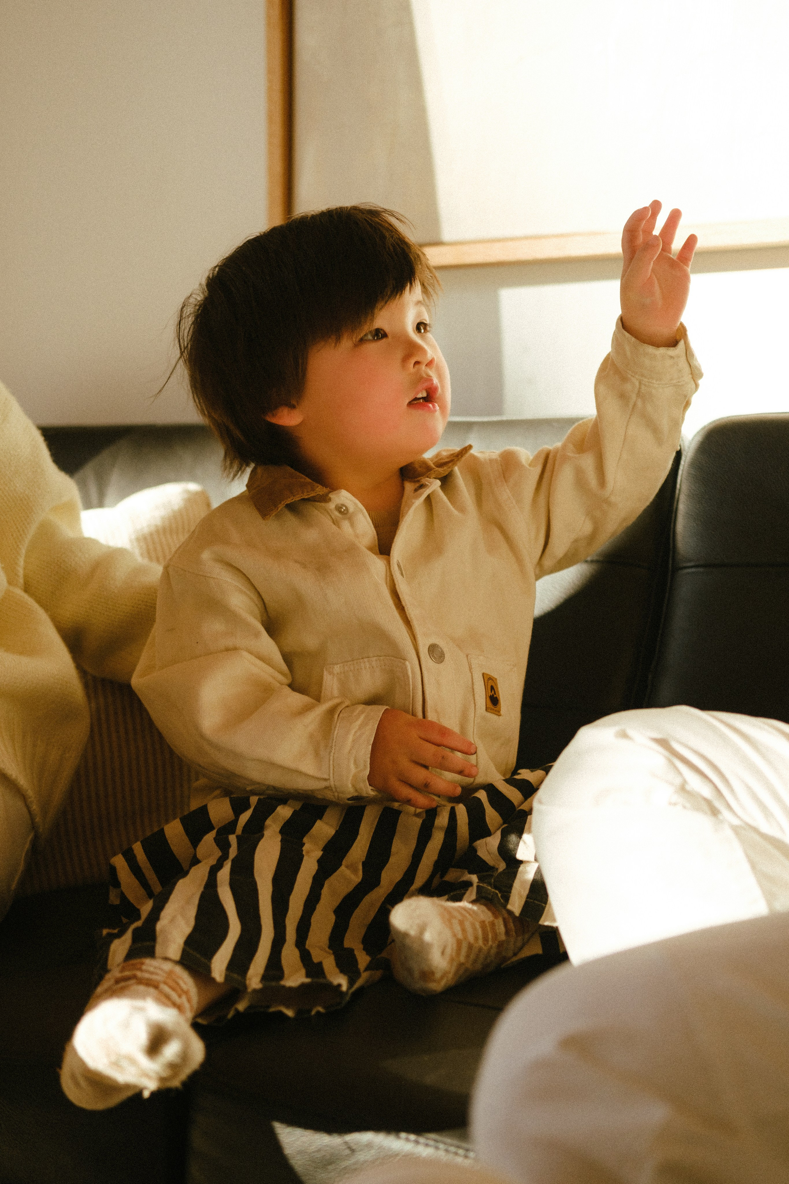 Snowy Family Photo Session at a Cozy Cottage Near Richmond, VA. Family Photographer Anna Dobrovolskaia | Richmond, VA