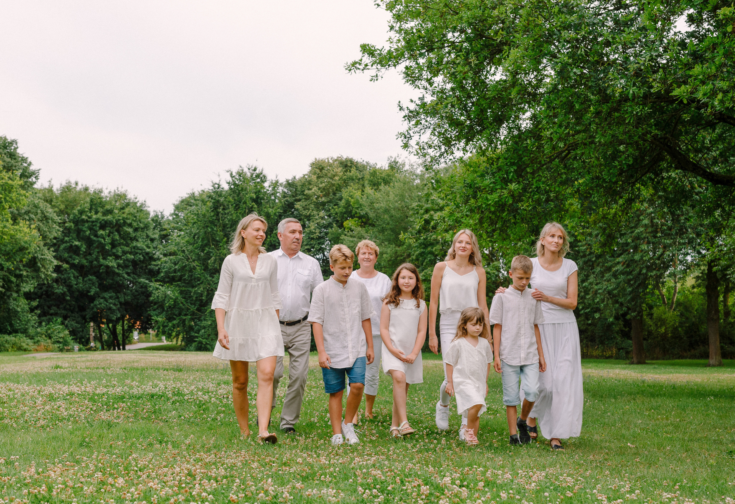 FAMILIENSHOOTING 3 GENERATIONEN MITEINANDER. Familien & Hochzeitfotografin Nadja Holzmann